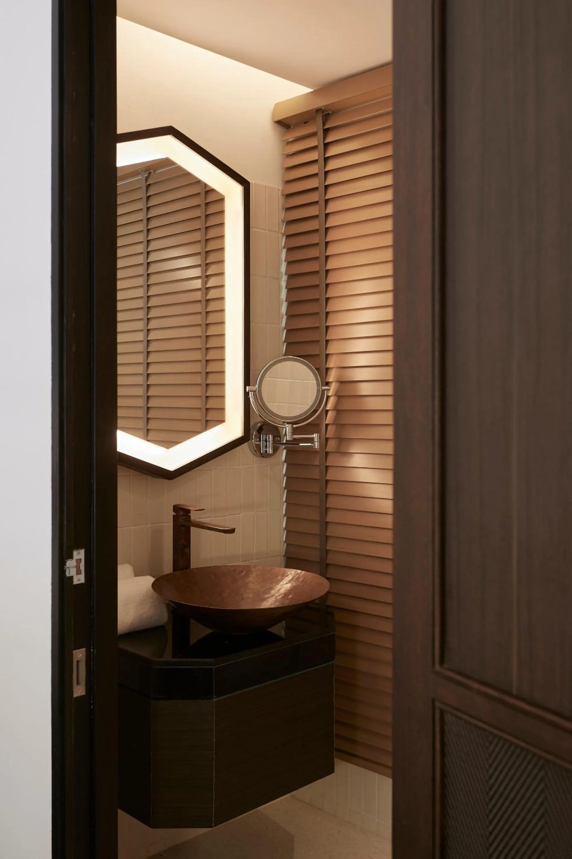 Toilet in Aleenta Retreat Chiang Mai - The Leading Hotels of the World