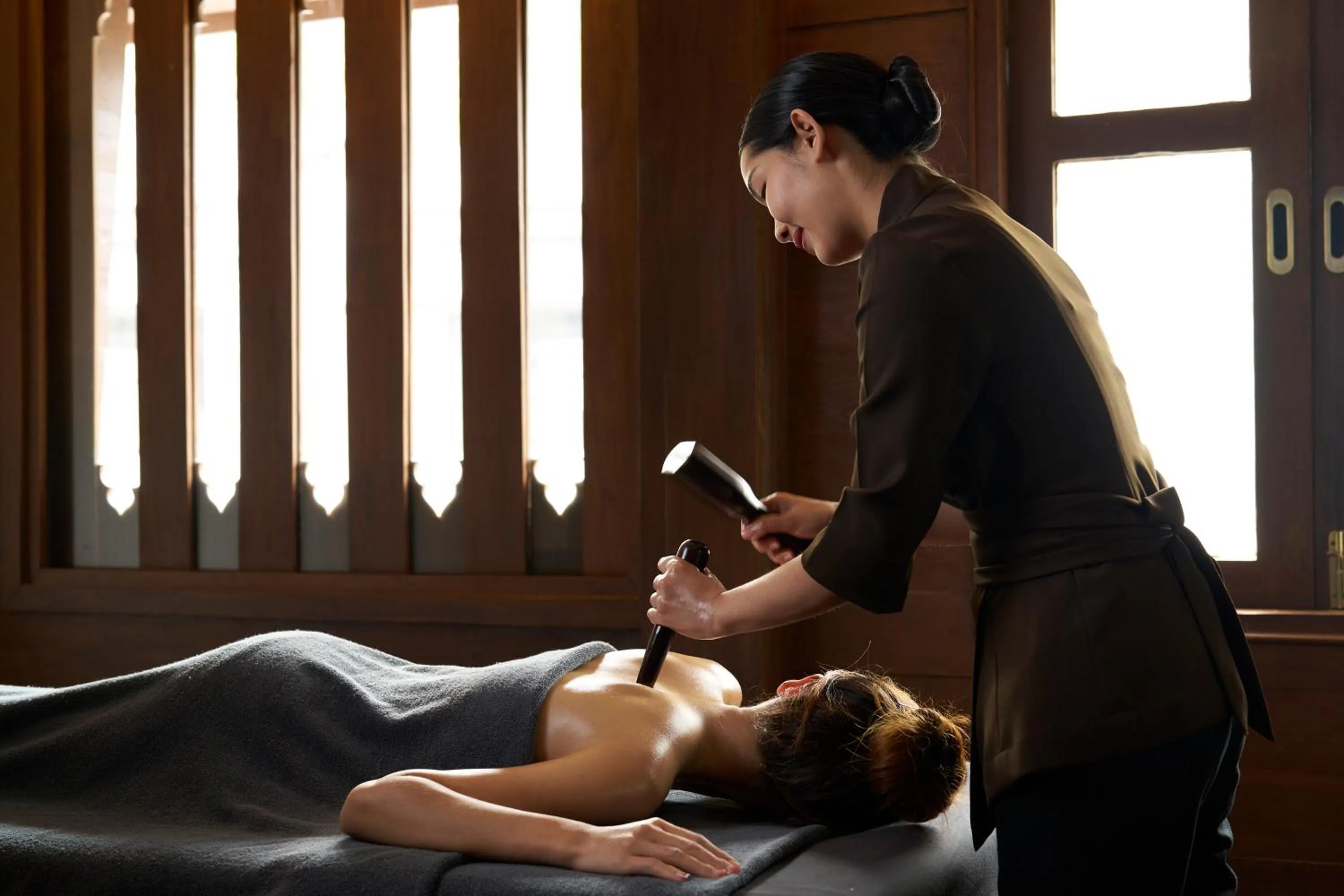 Massage in Aleenta Retreat Chiang Mai - The Leading Hotels of the World