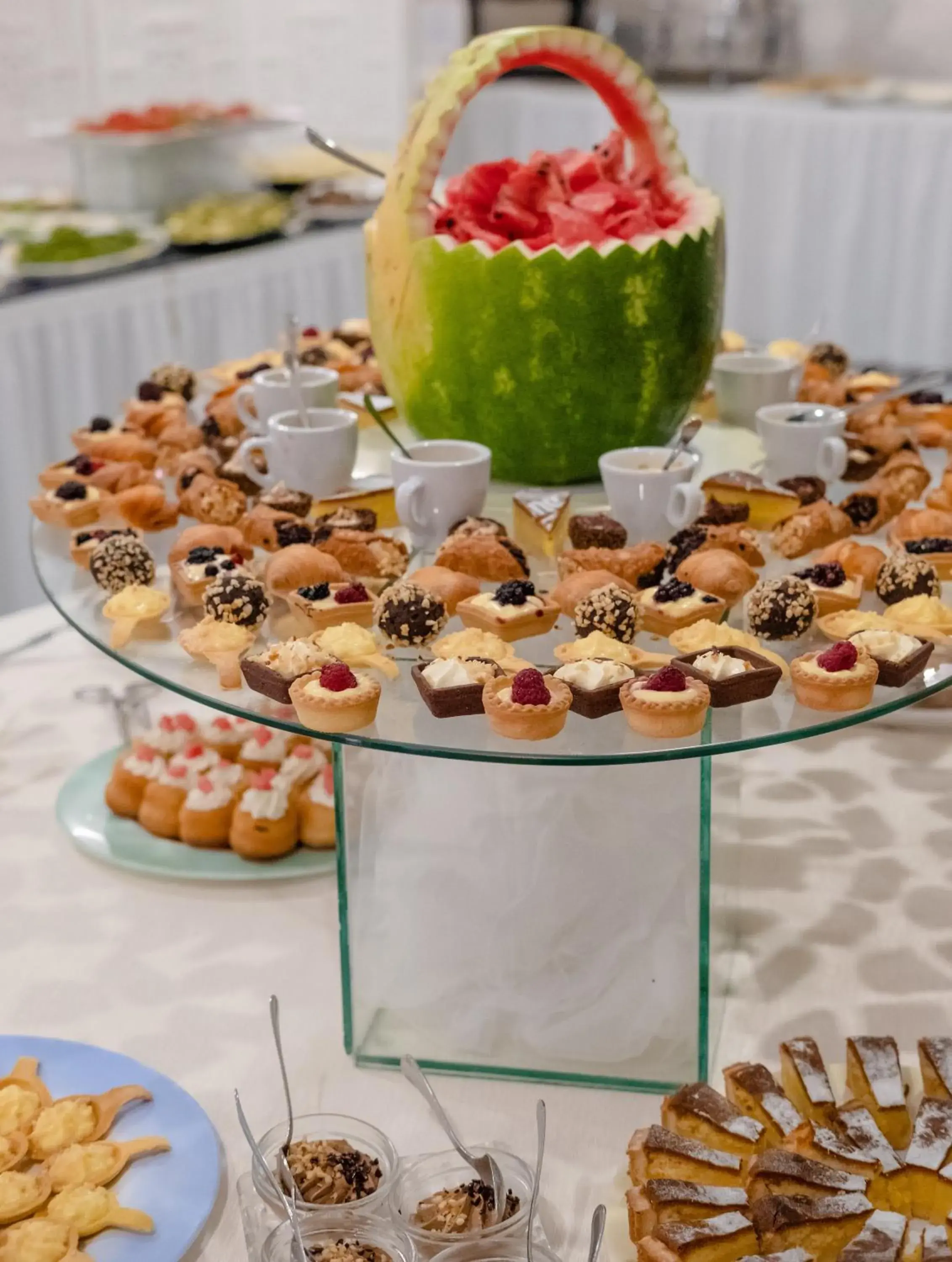 Breakfast in Paradiso Terme Resort & SPA con 5 piscine termali Breakfast in Paradiso Terme Resort & SPA con 5 piscine termali