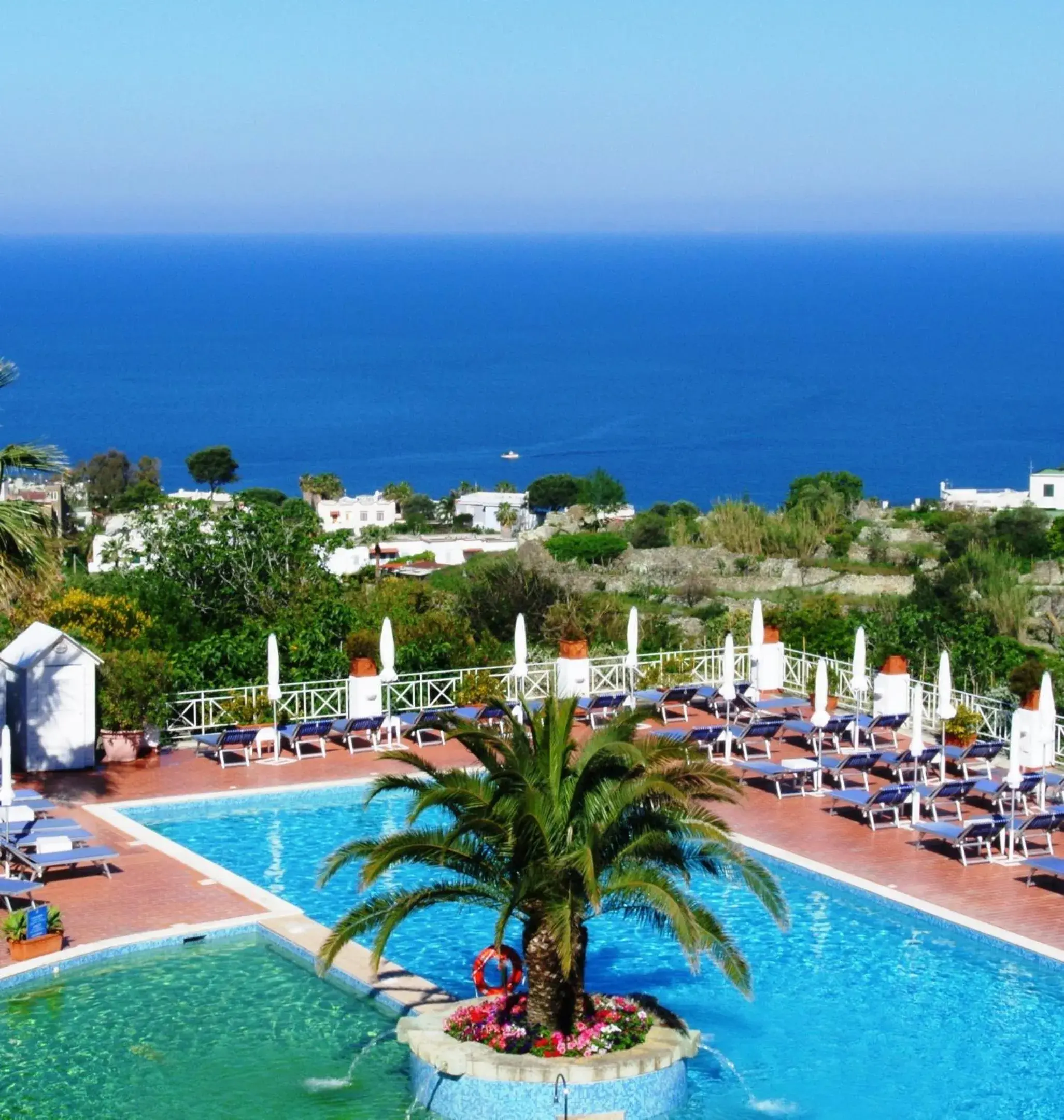 Swimming pool in Paradiso Terme Resort & SPA con 5 piscine termali Swimming pool in Paradiso Terme Resort & SPA con 5 piscine termali