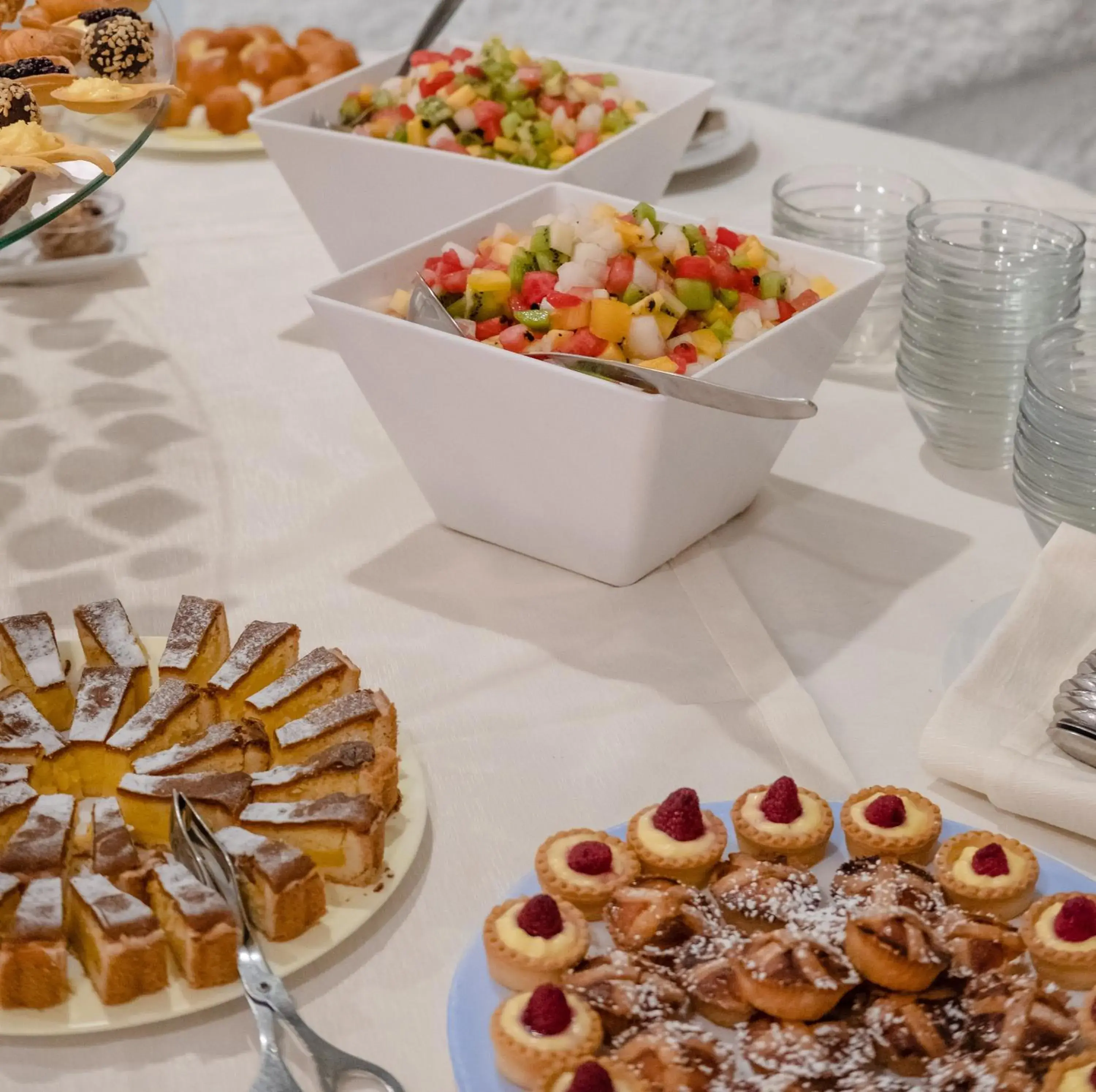 Breakfast in Paradiso Terme Resort & SPA con 5 piscine termali Breakfast in Paradiso Terme Resort & SPA con 5 piscine termali