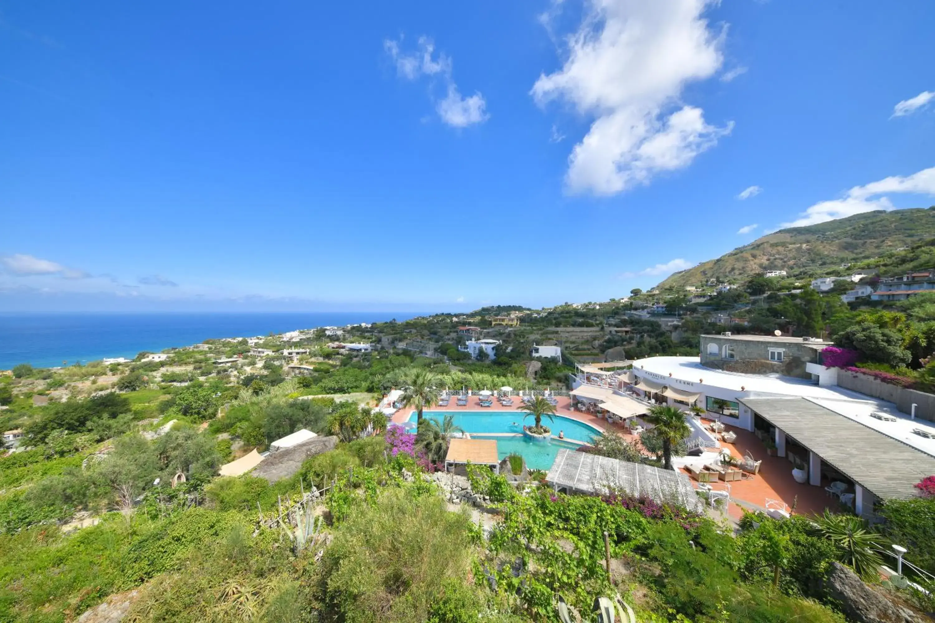Property building in Paradiso Terme Resort & SPA con 5 piscine termali Property building in Paradiso Terme Resort & SPA con 5 piscine termali