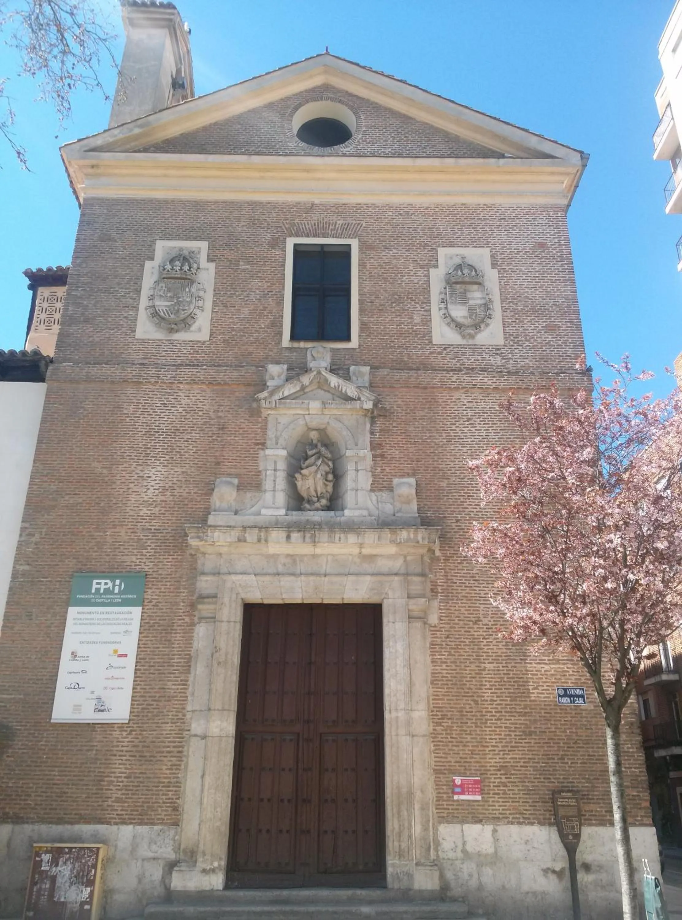 Spring in Hostal Ramón y Cajal