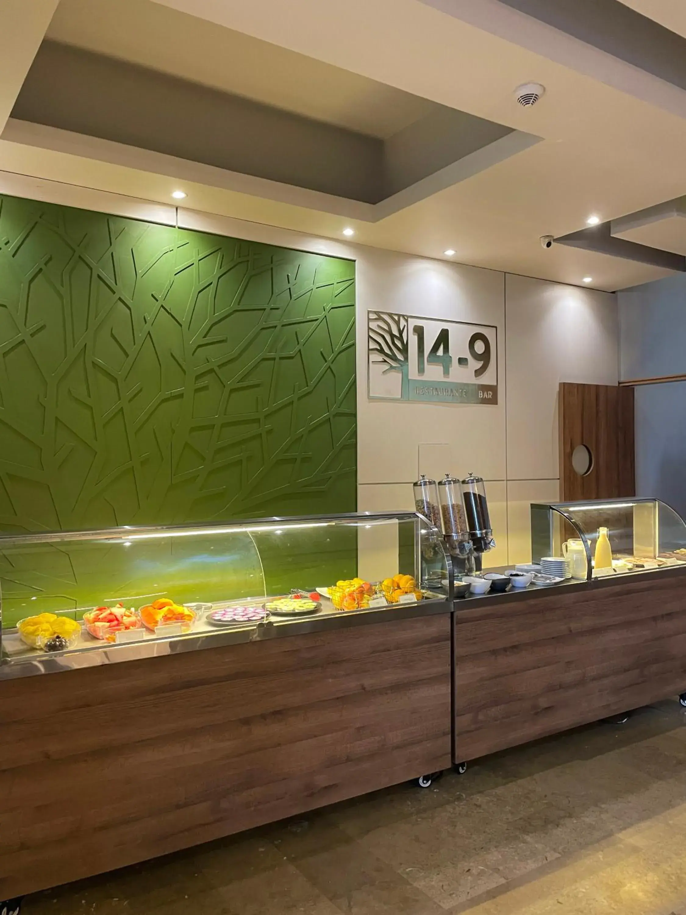 Buffet breakfast in Hotel Mocawa Plaza Armenia Buffet breakfast in Hotel Mocawa Plaza Armenia