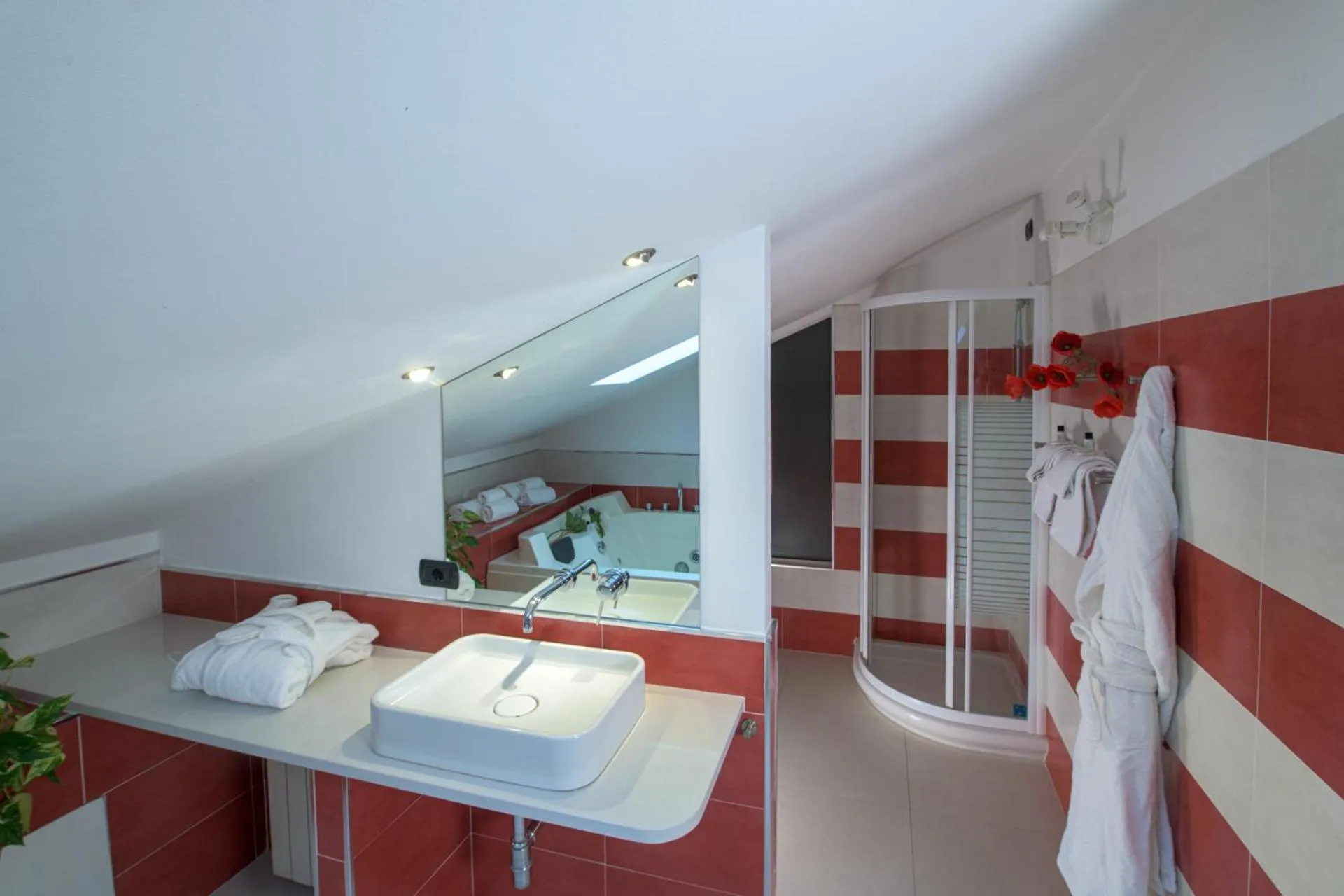 Bathroom, Bed in Albergo Al Castello