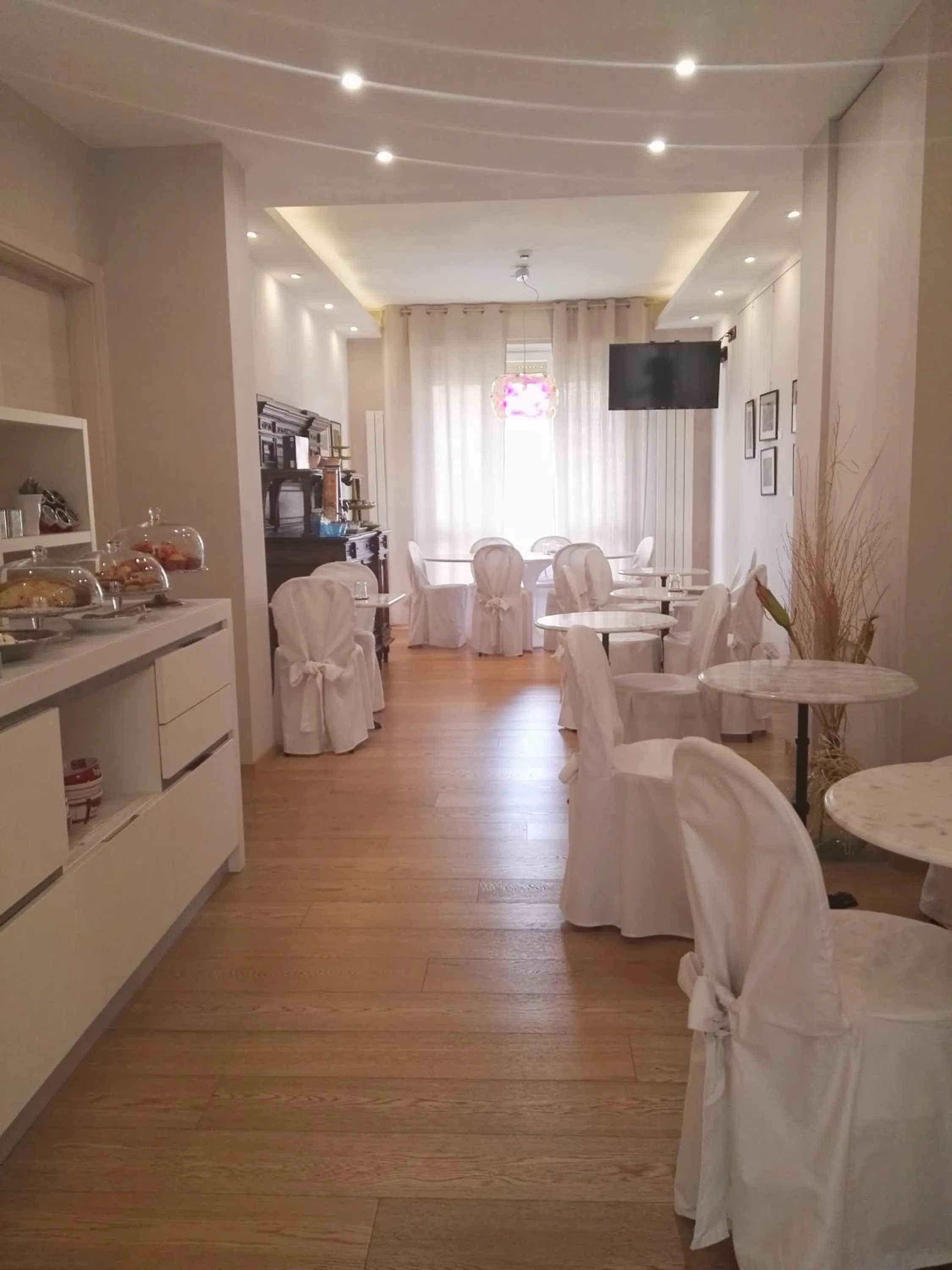 Restaurant/places to eat in Albergo Al Castello