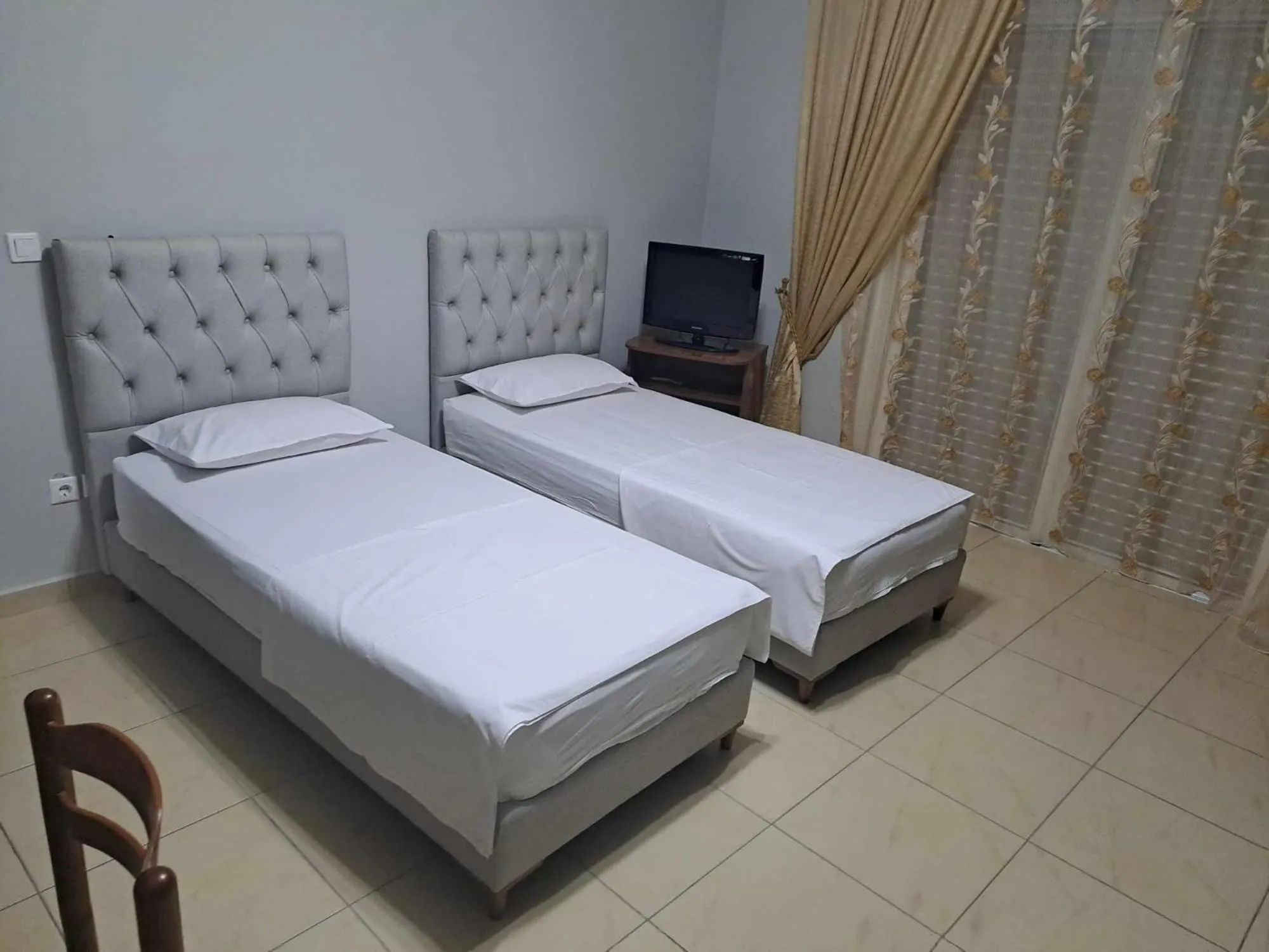 One-Bedroom Apartment with Balcony in Vila Oscar