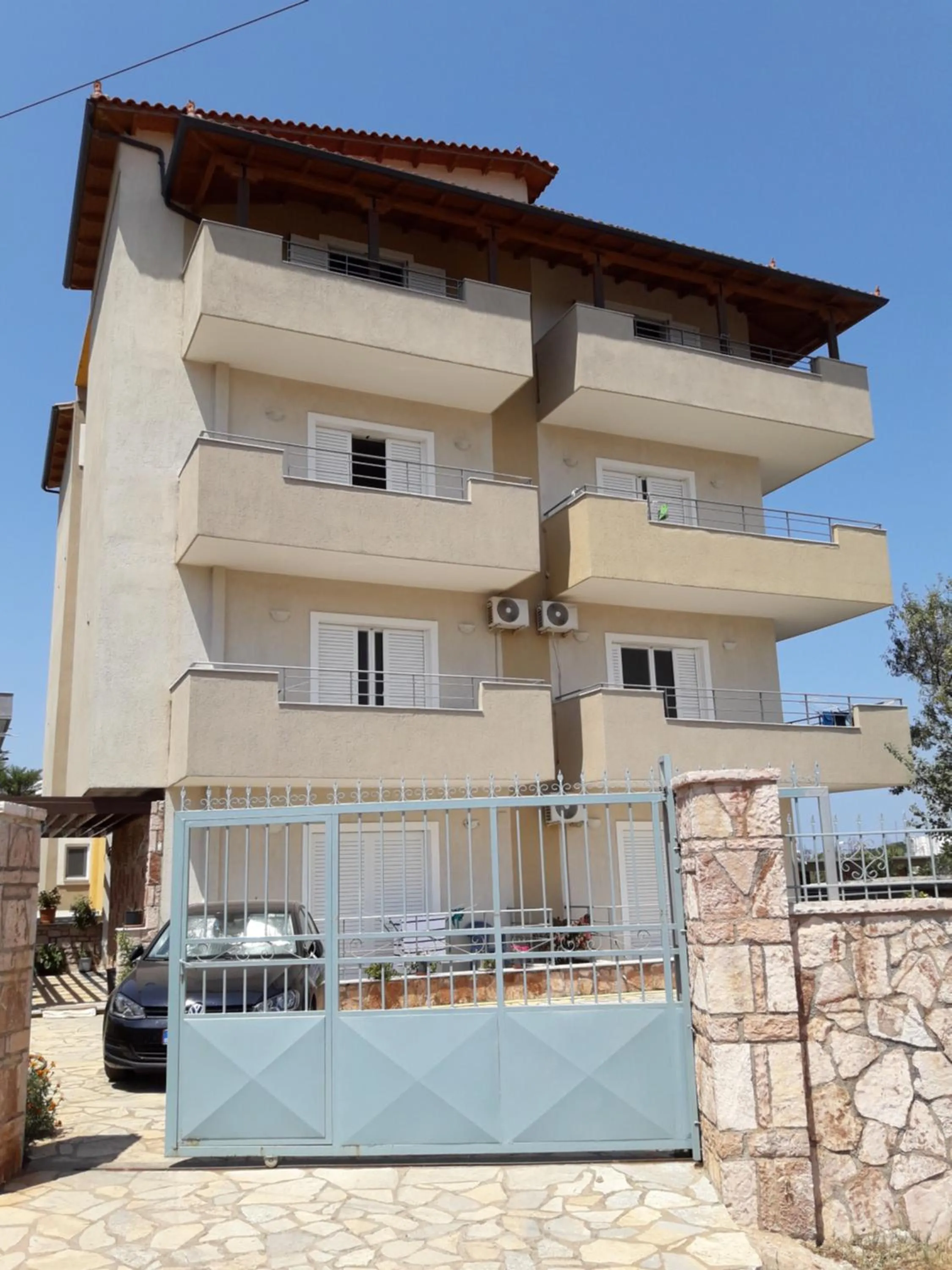 Property building in Vila Oscar