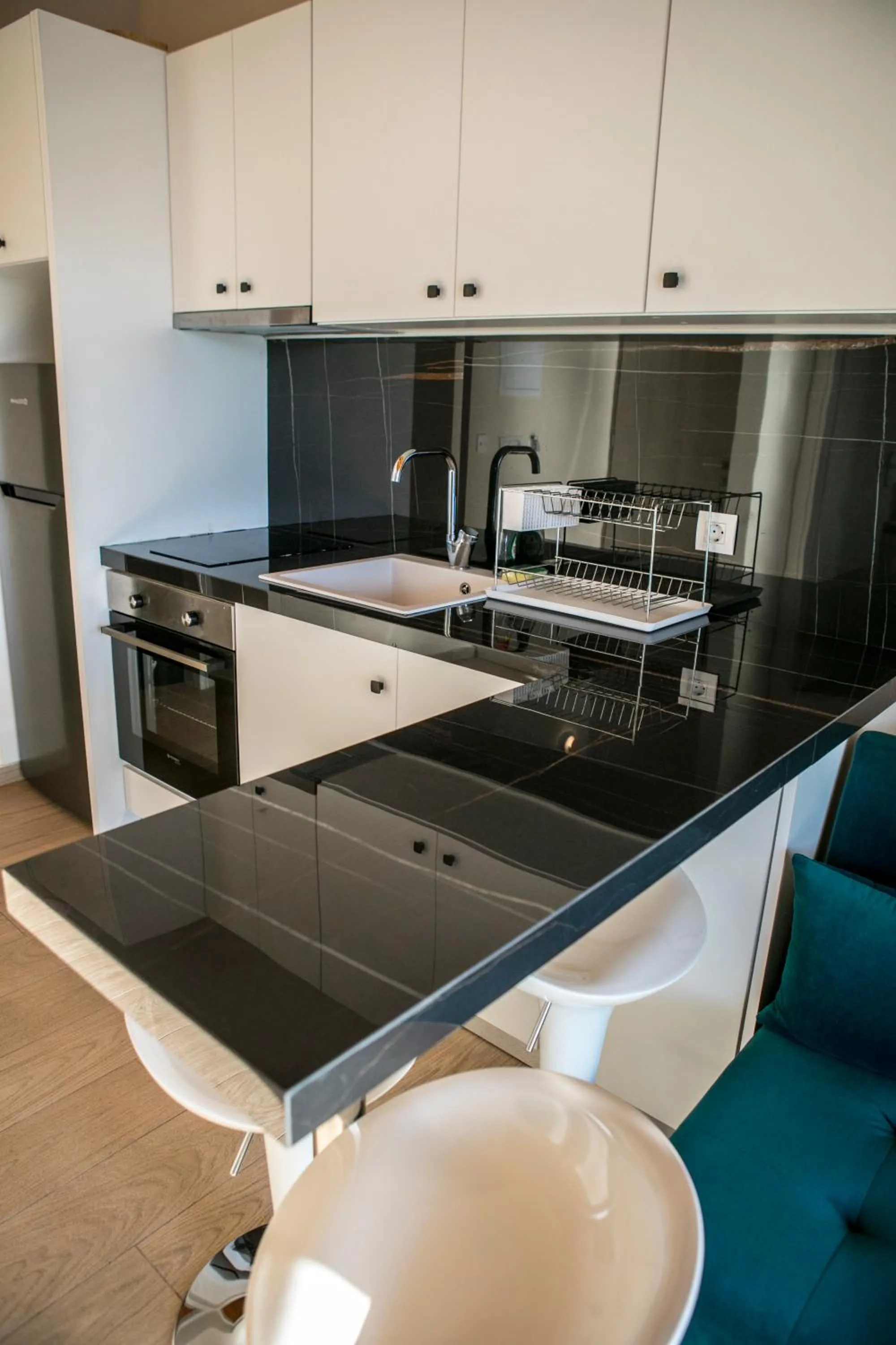 Kitchen or kitchenette in HOTEL ALEXANDER