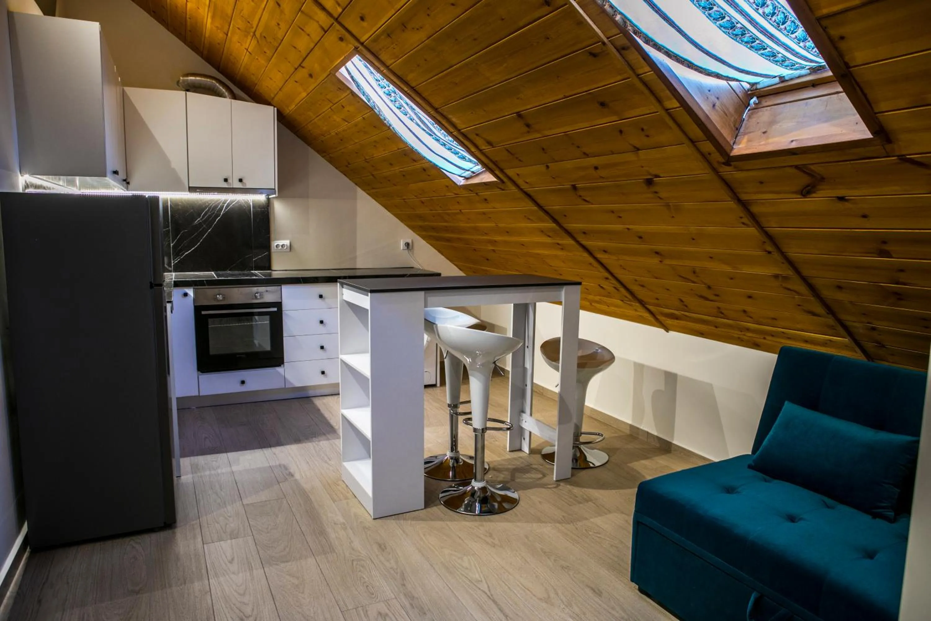 Kitchen or kitchenette in HOTEL ALEXANDER