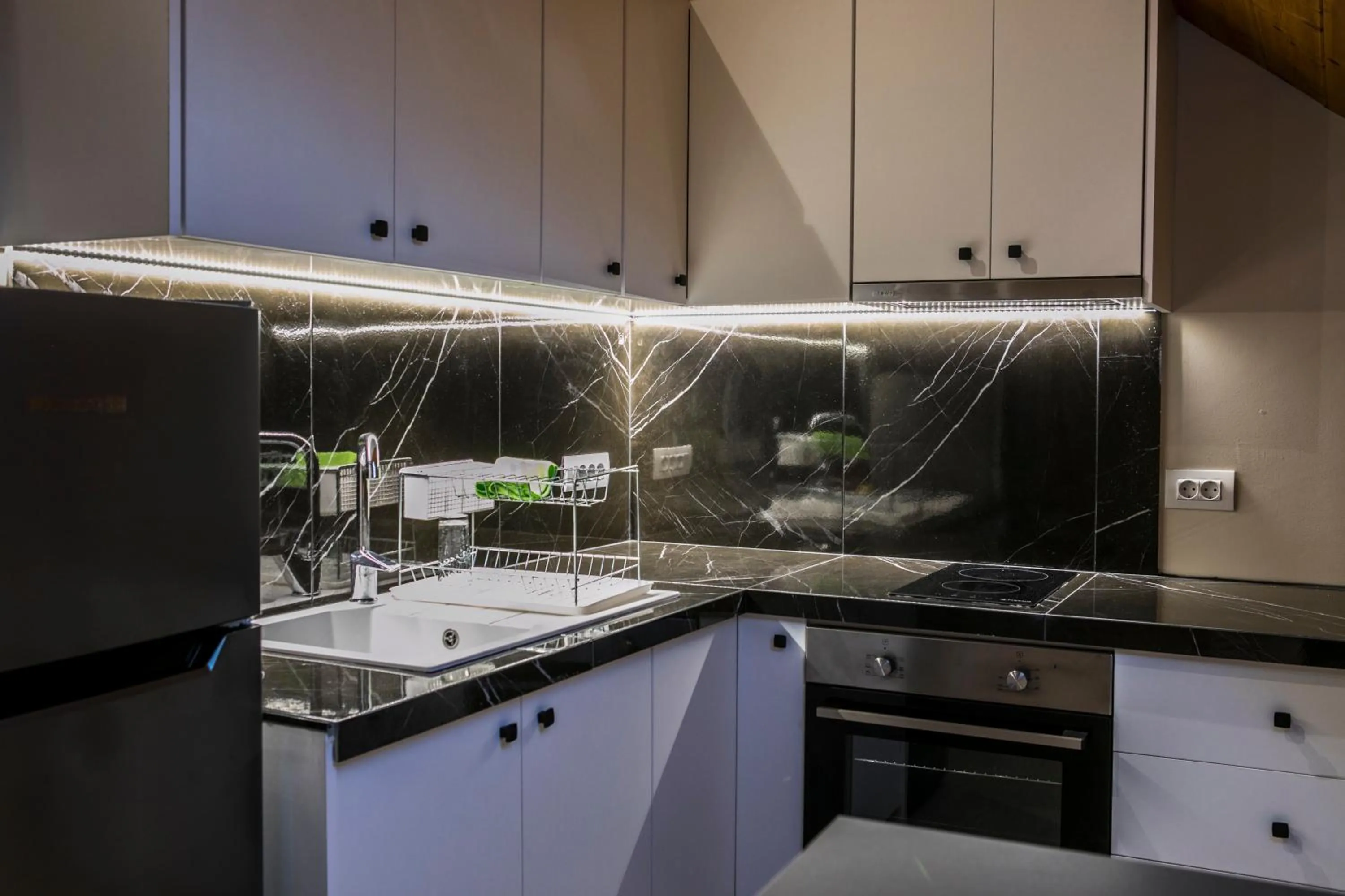 Kitchen or kitchenette in HOTEL ALEXANDER