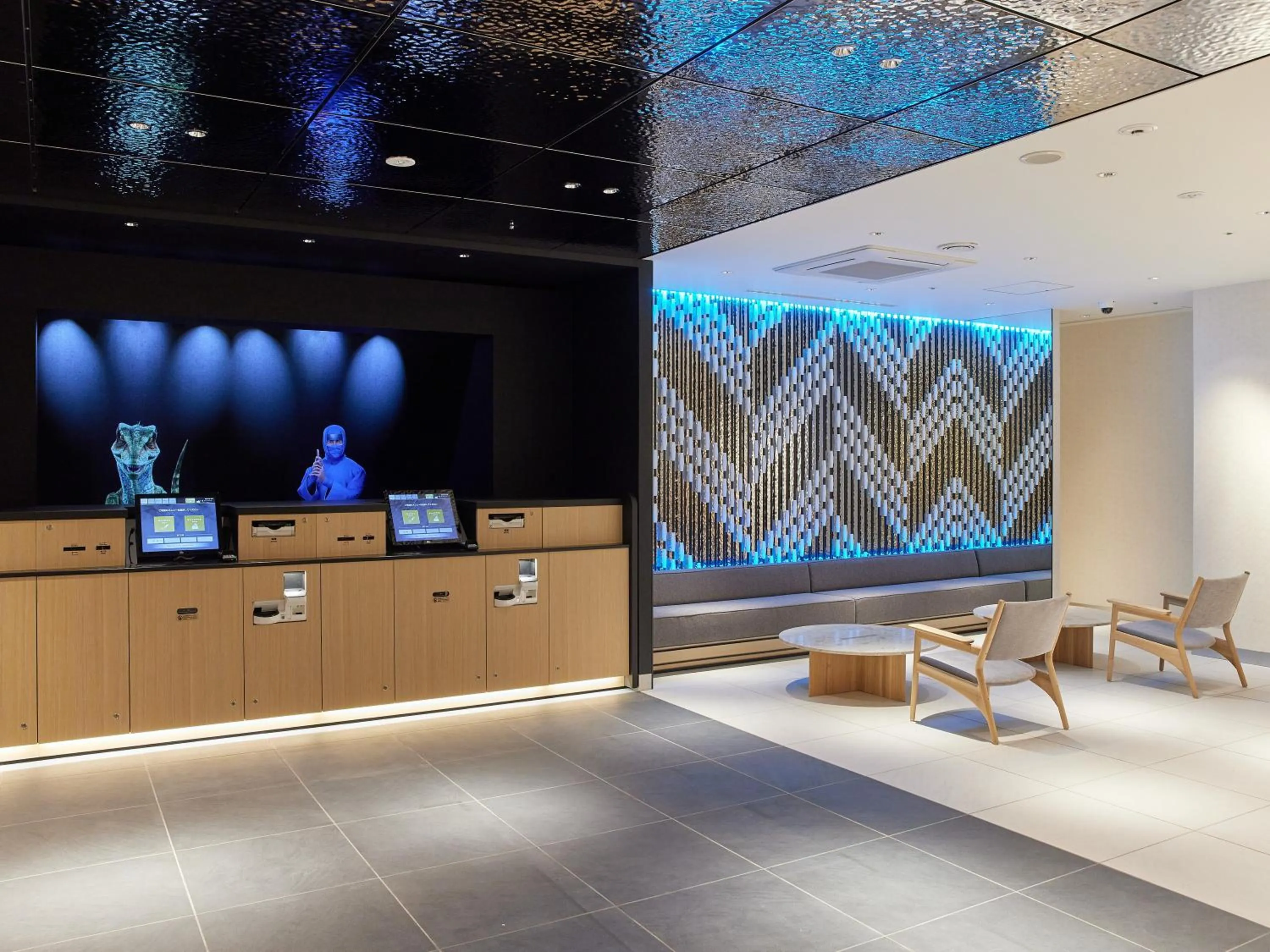 Lobby or reception in Henn na Hotel Premier Kagoshima Tenmonkan