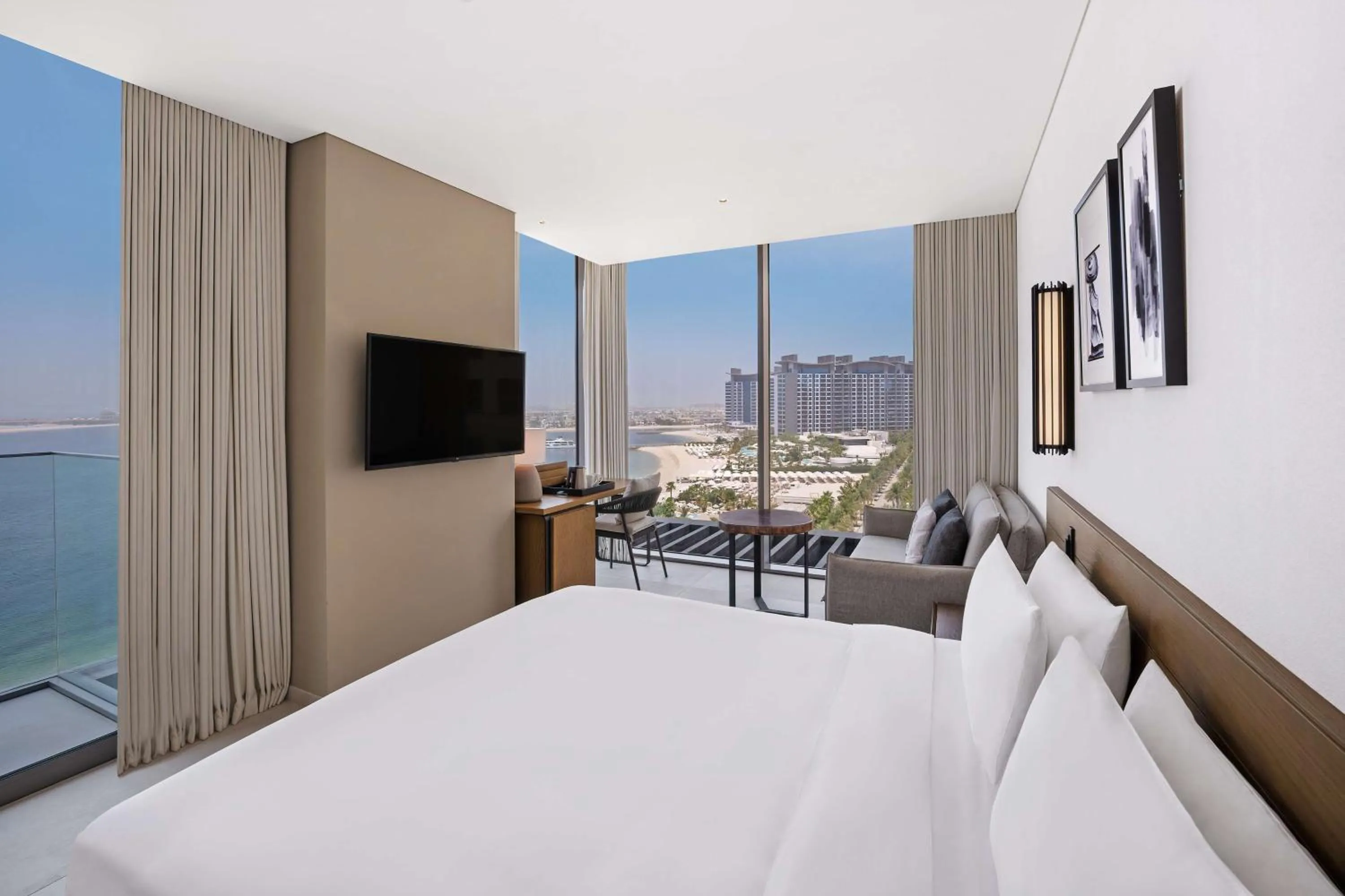 Bedroom, Bed in Radisson Beach Resort Palm Jumeirah