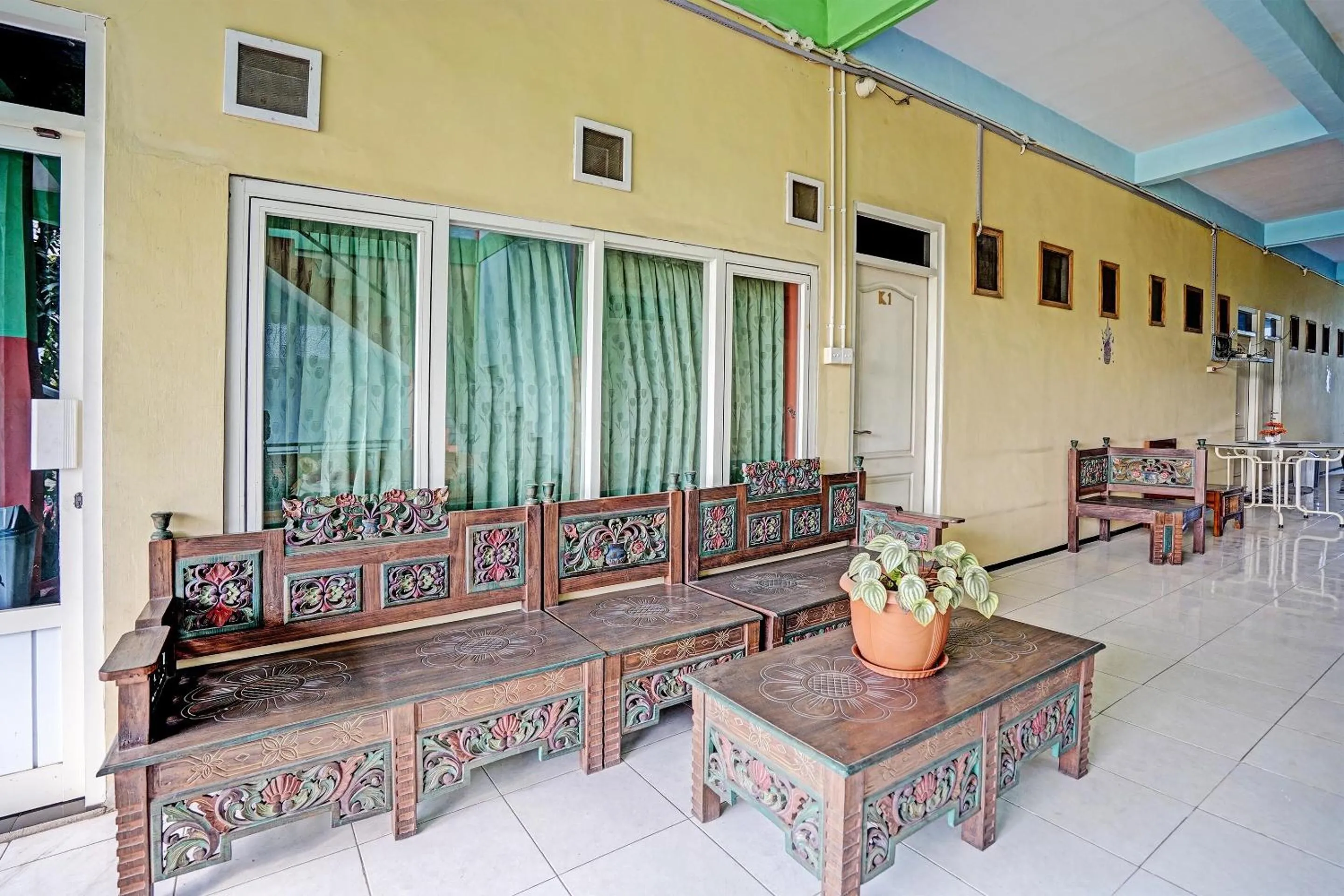 Lobby or reception in Hotel O Kost Esklusif Barokah