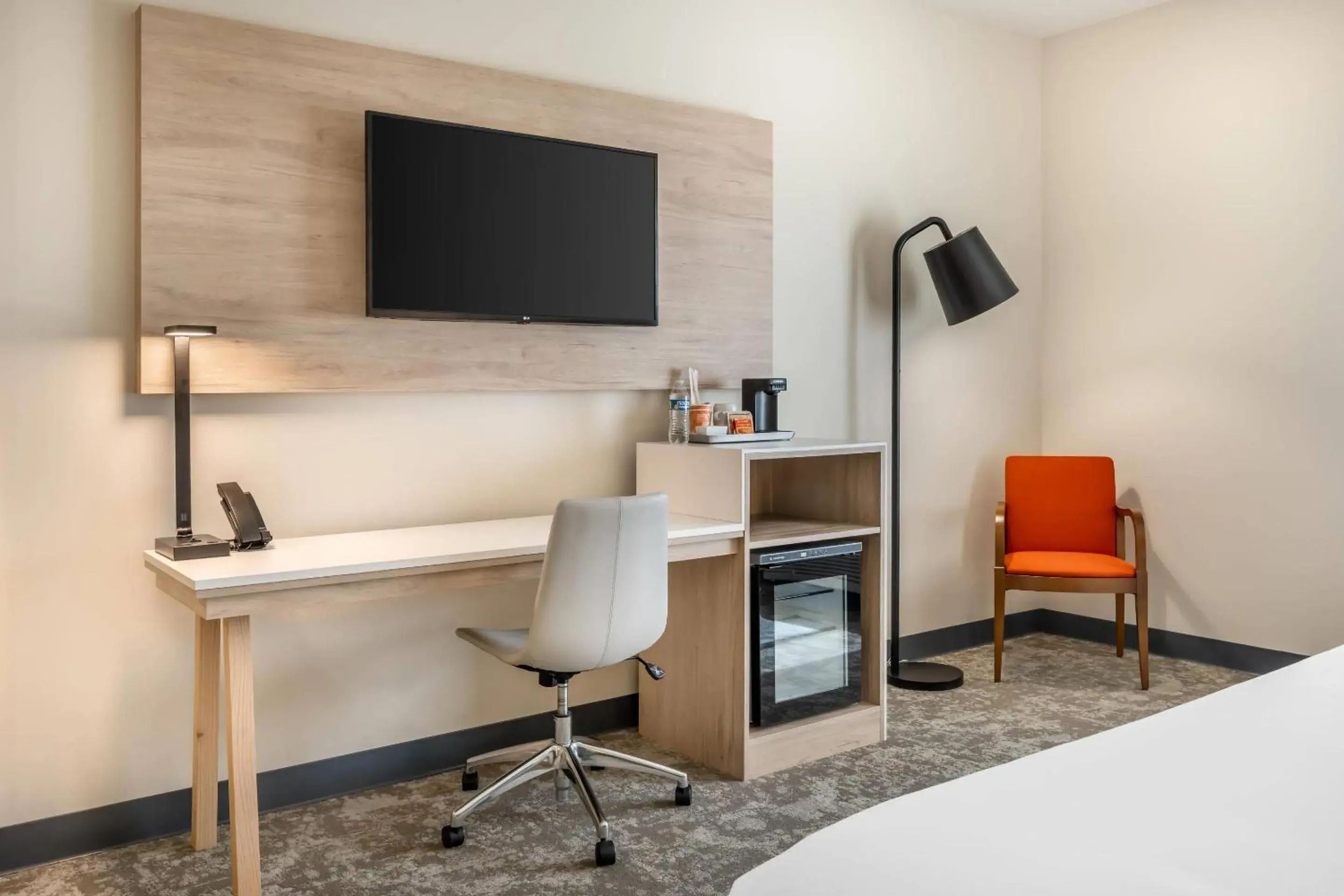 Bedroom, Bed in Radisson Hotel Pendleton Airport Bedroom, Bed in Radisson Hotel Pendleton Airport