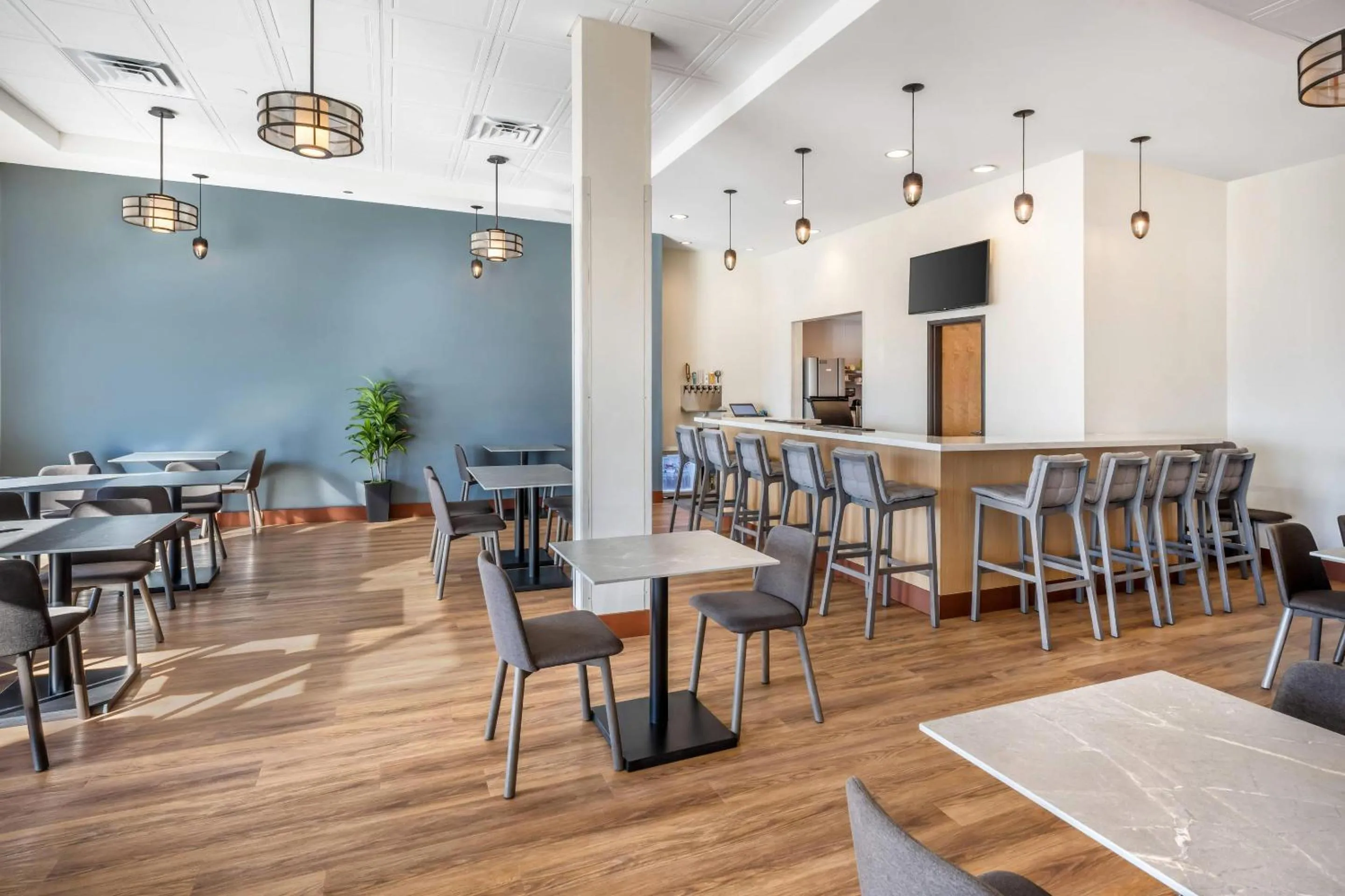 Breakfast in Radisson Hotel Pendleton Airport