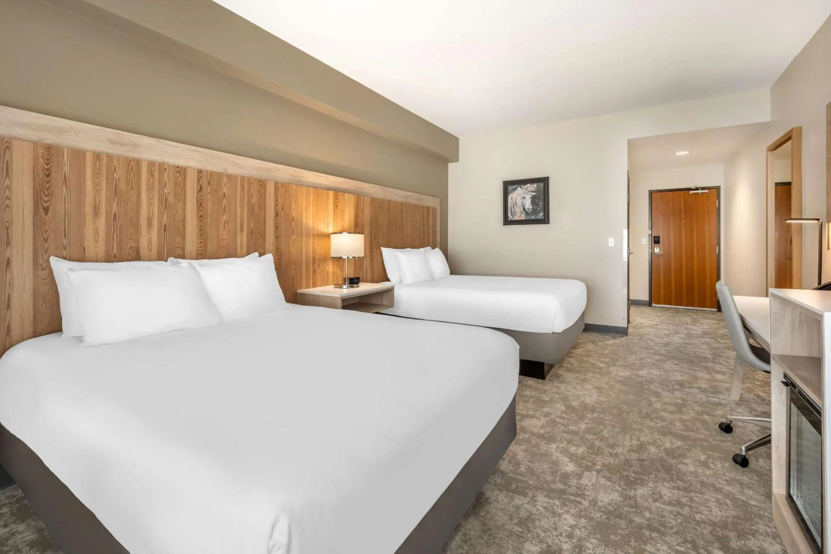 Bedroom, Bed in Radisson Hotel Pendleton Airport