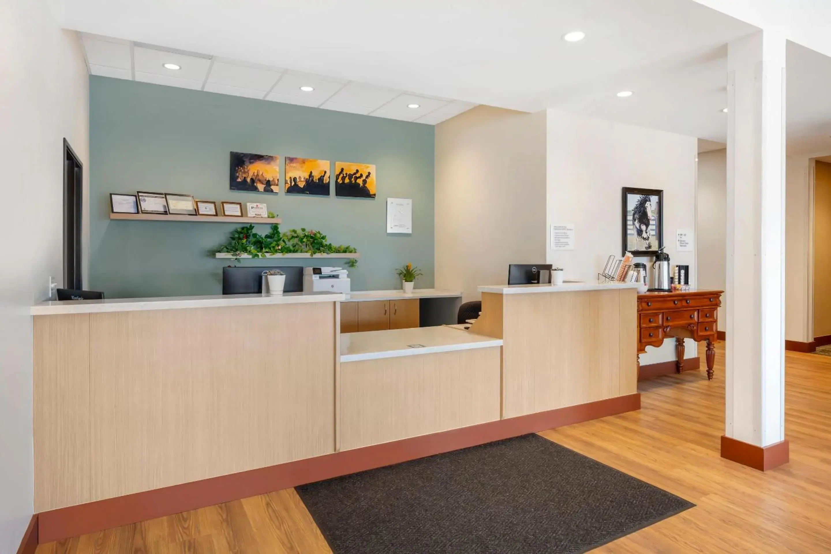 Lobby or reception in Radisson Hotel Pendleton Airport Lobby or reception in Radisson Hotel Pendleton Airport