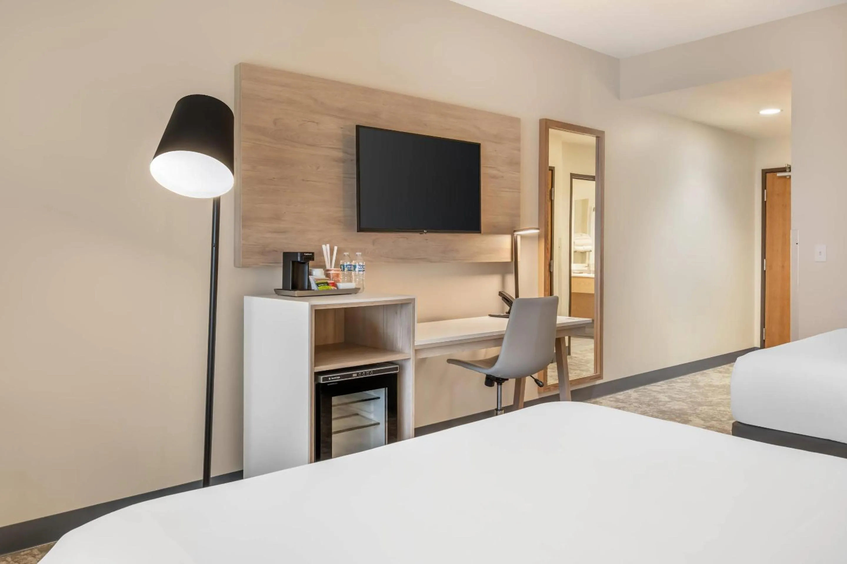 Bedroom, Bed in Radisson Hotel Pendleton Airport