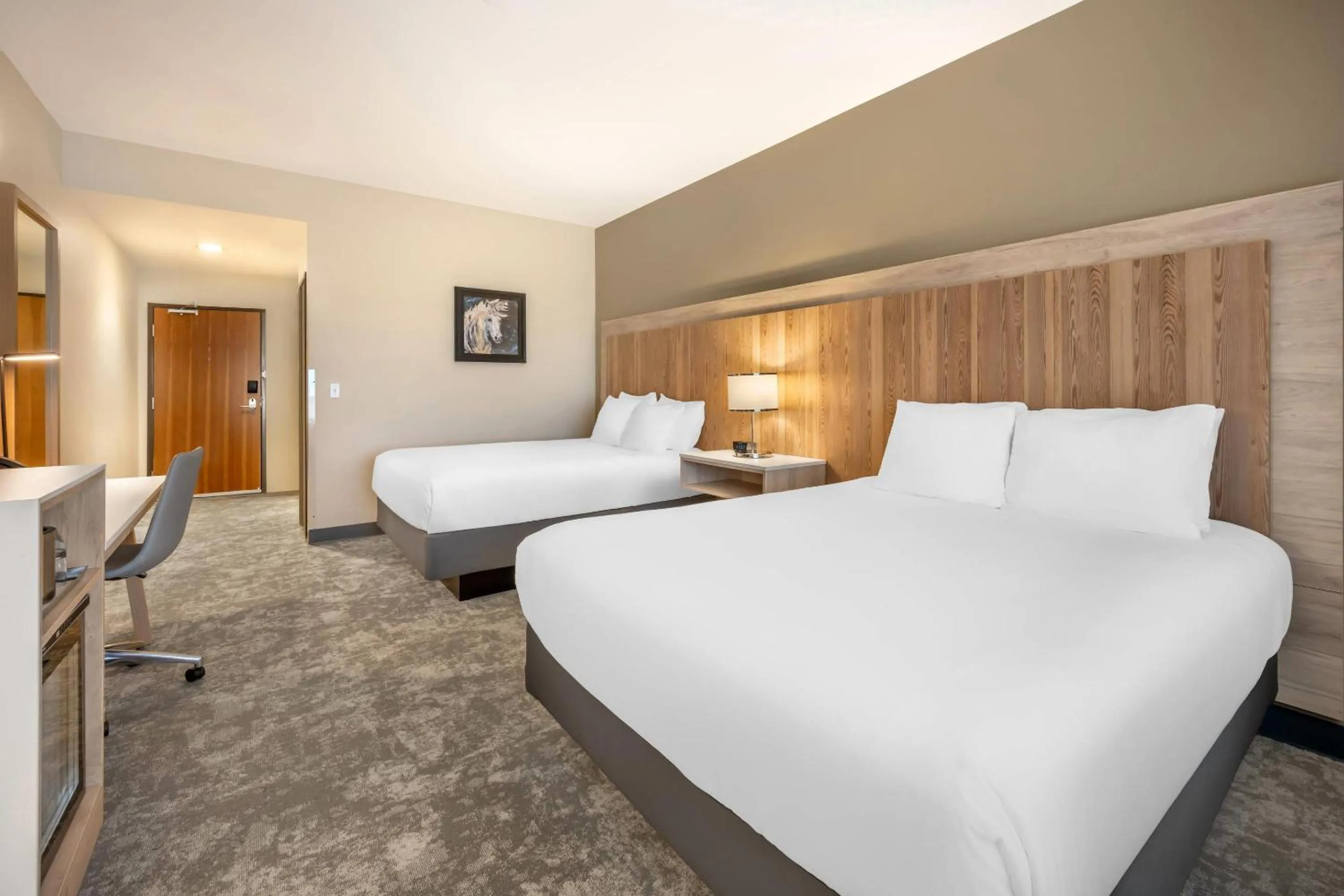 Bedroom, Bed in Radisson Hotel Pendleton Airport