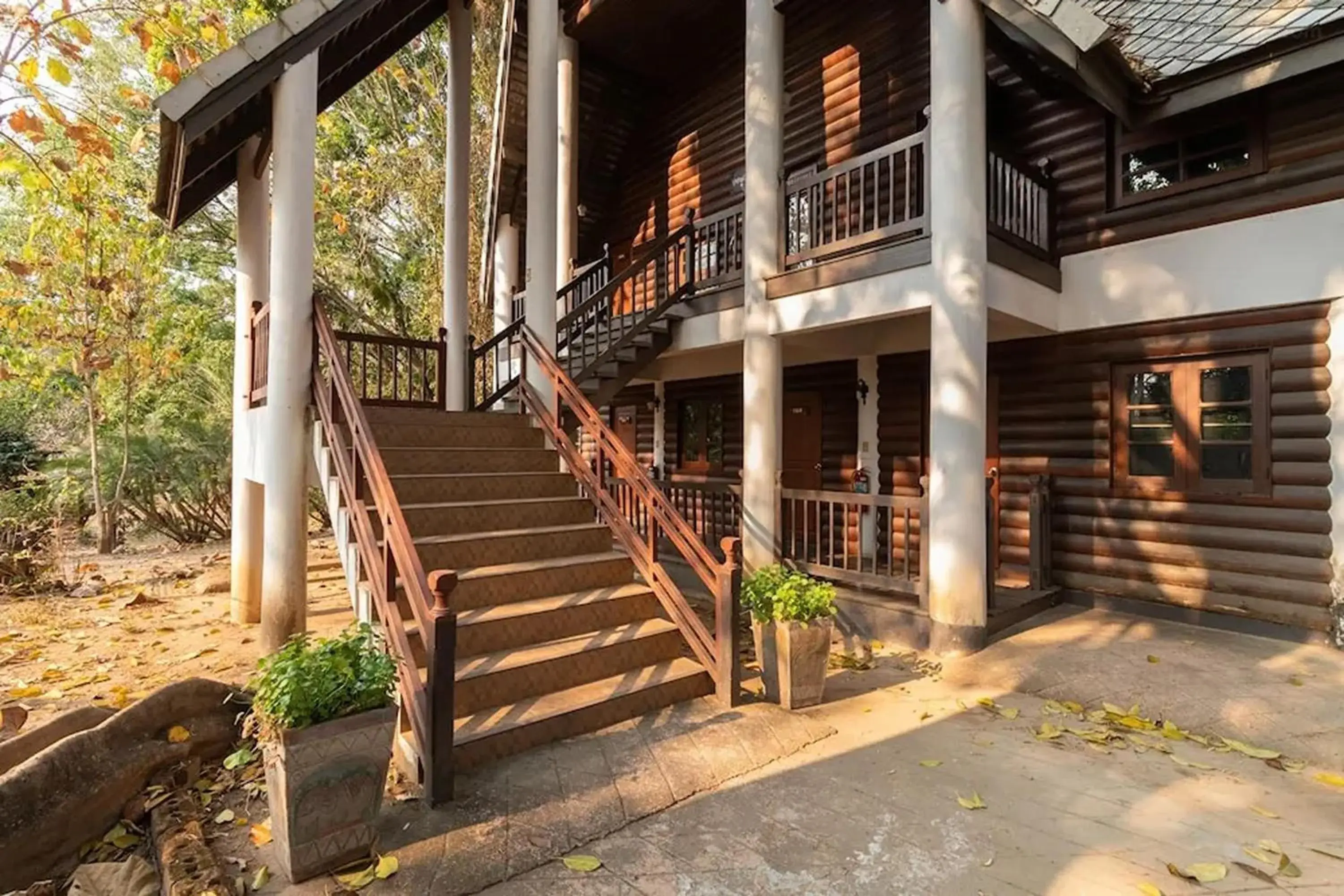 Property building in Royal Ping Garden and Resort Property building in Royal Ping Garden and Resort