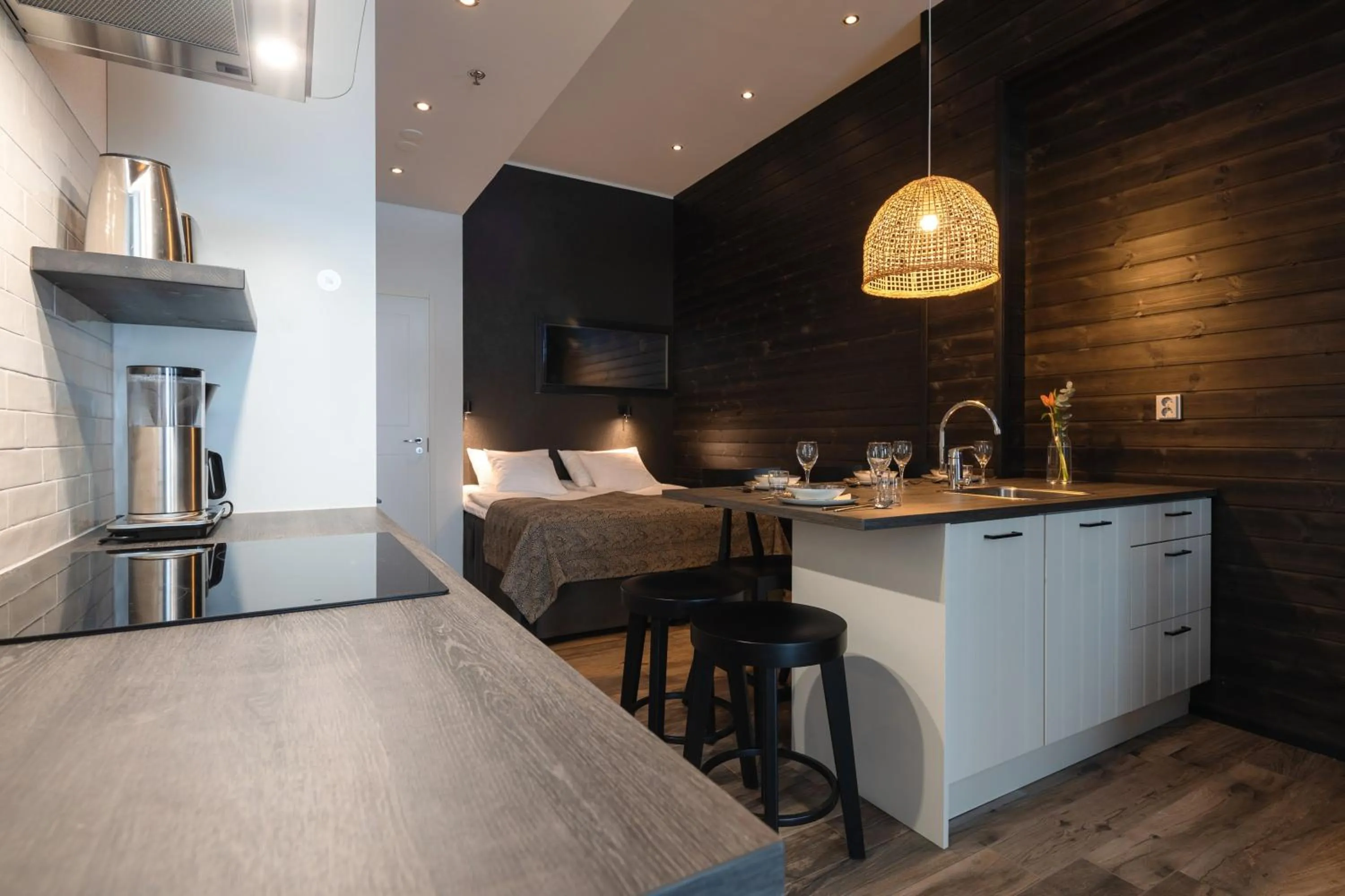 Seating area in Ski-Inn Kultakero