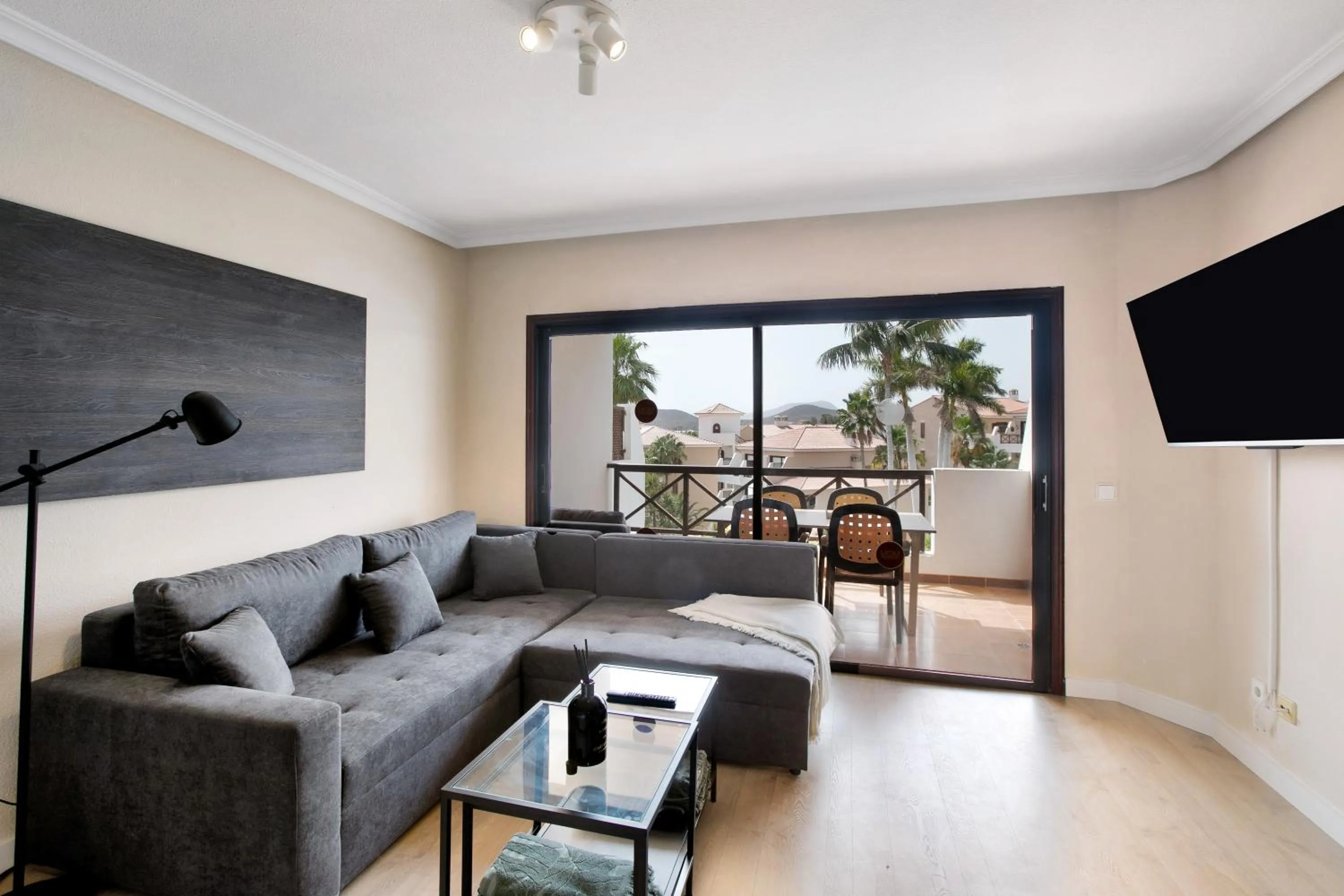 Property building in Apartamento Royal Park Albatros