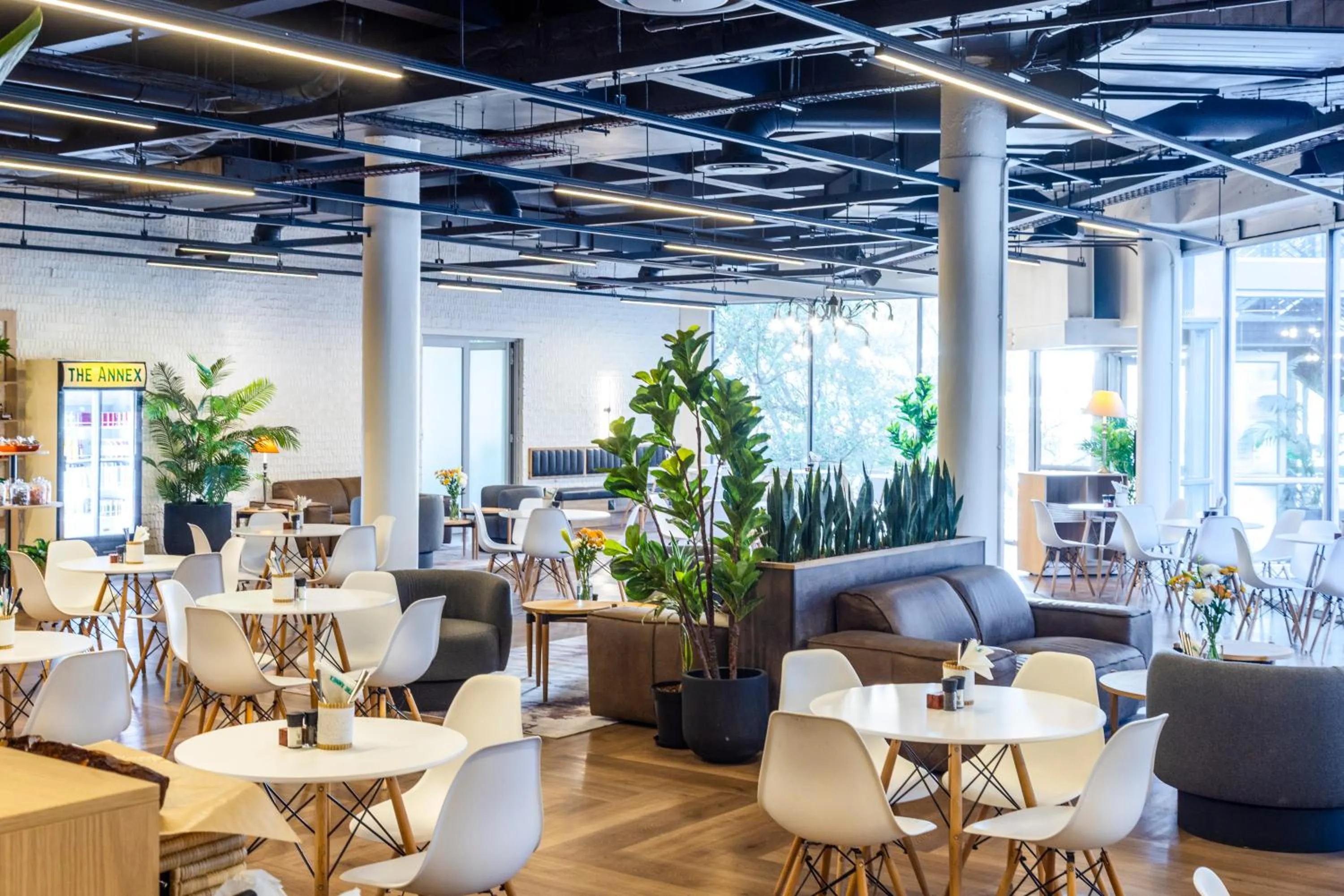 Restaurant/places to eat in WINK Aparthotel One Thibault