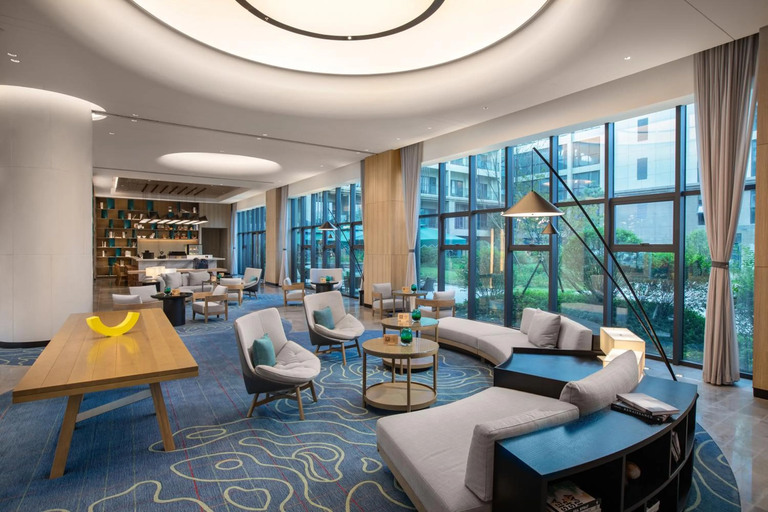 Lounge or bar in Holiday Inn Resort Guiyang Qingyan by IHG