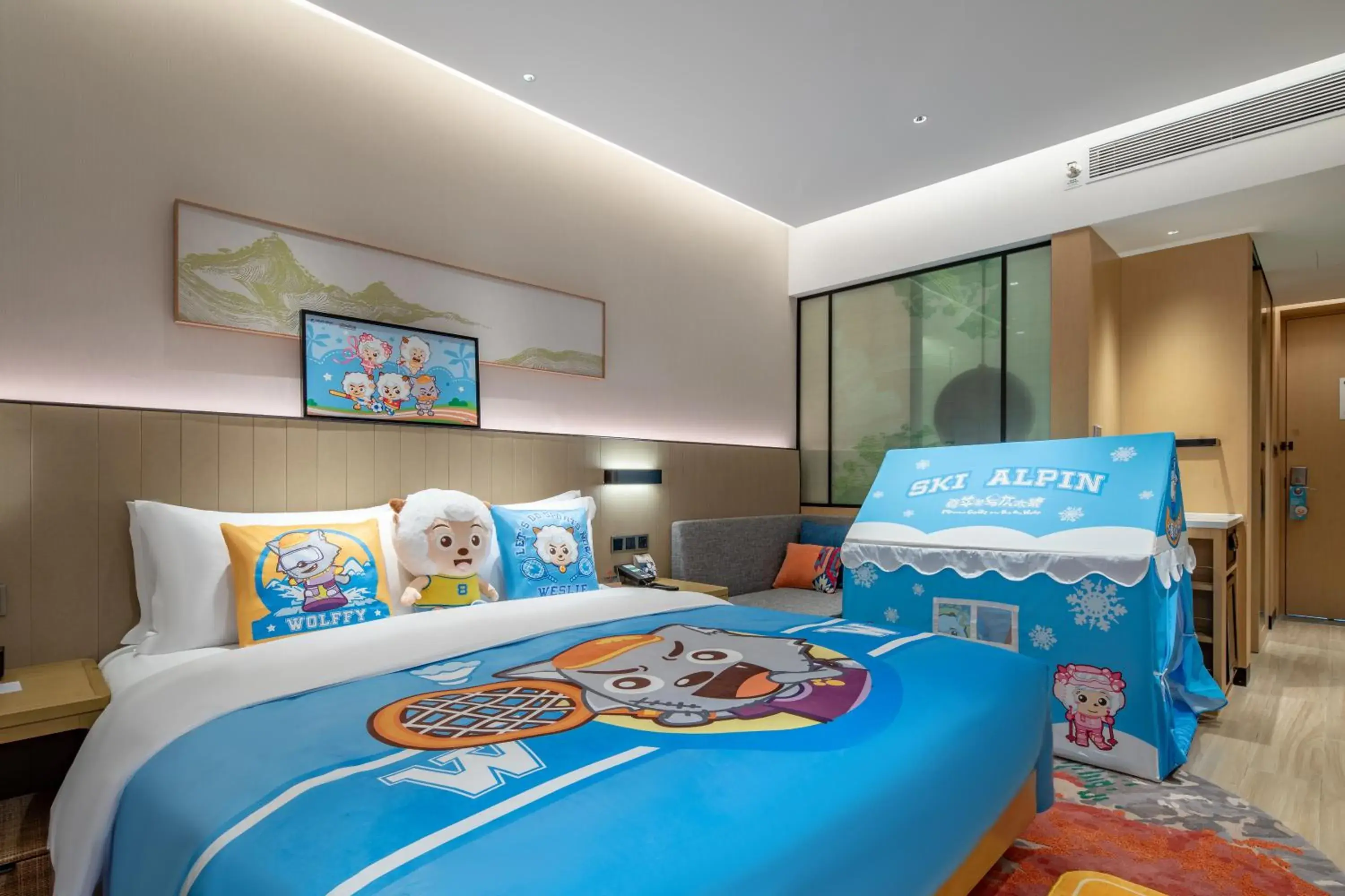 Photo of the whole room, Bed in Holiday Inn Resort Guiyang Qingyan by IHG Photo of the whole room, Bed in Holiday Inn Resort Guiyang Qingyan by IHG