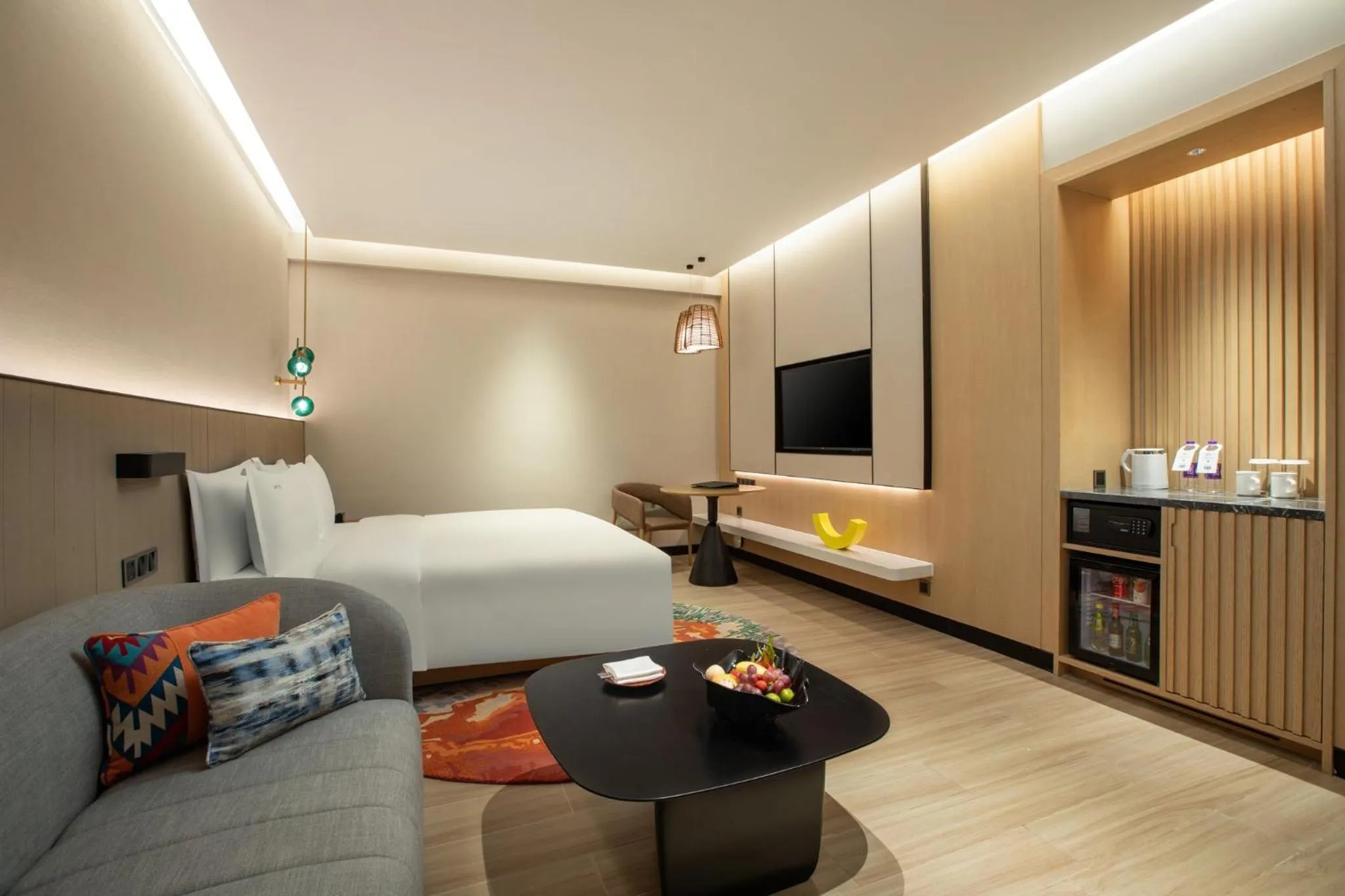 Photo of the whole room, Bed in Holiday Inn Resort Guiyang Qingyan by IHG