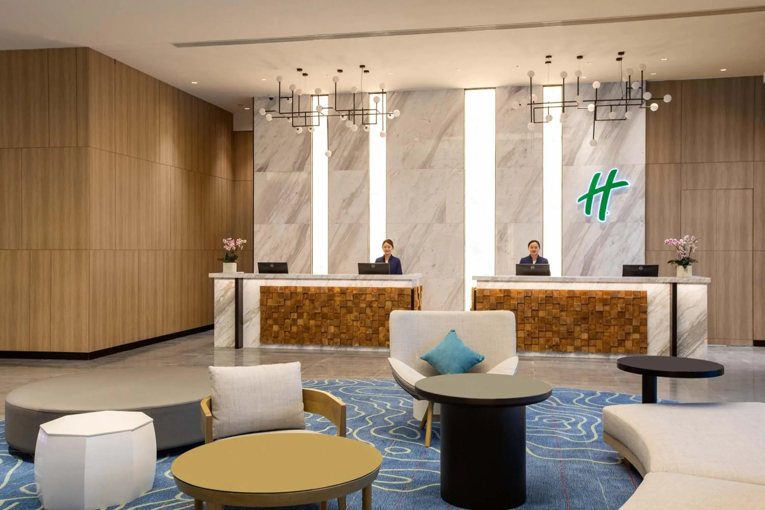 Lobby or reception in Holiday Inn Resort Guiyang Qingyan by IHG Lobby or reception in Holiday Inn Resort Guiyang Qingyan by IHG