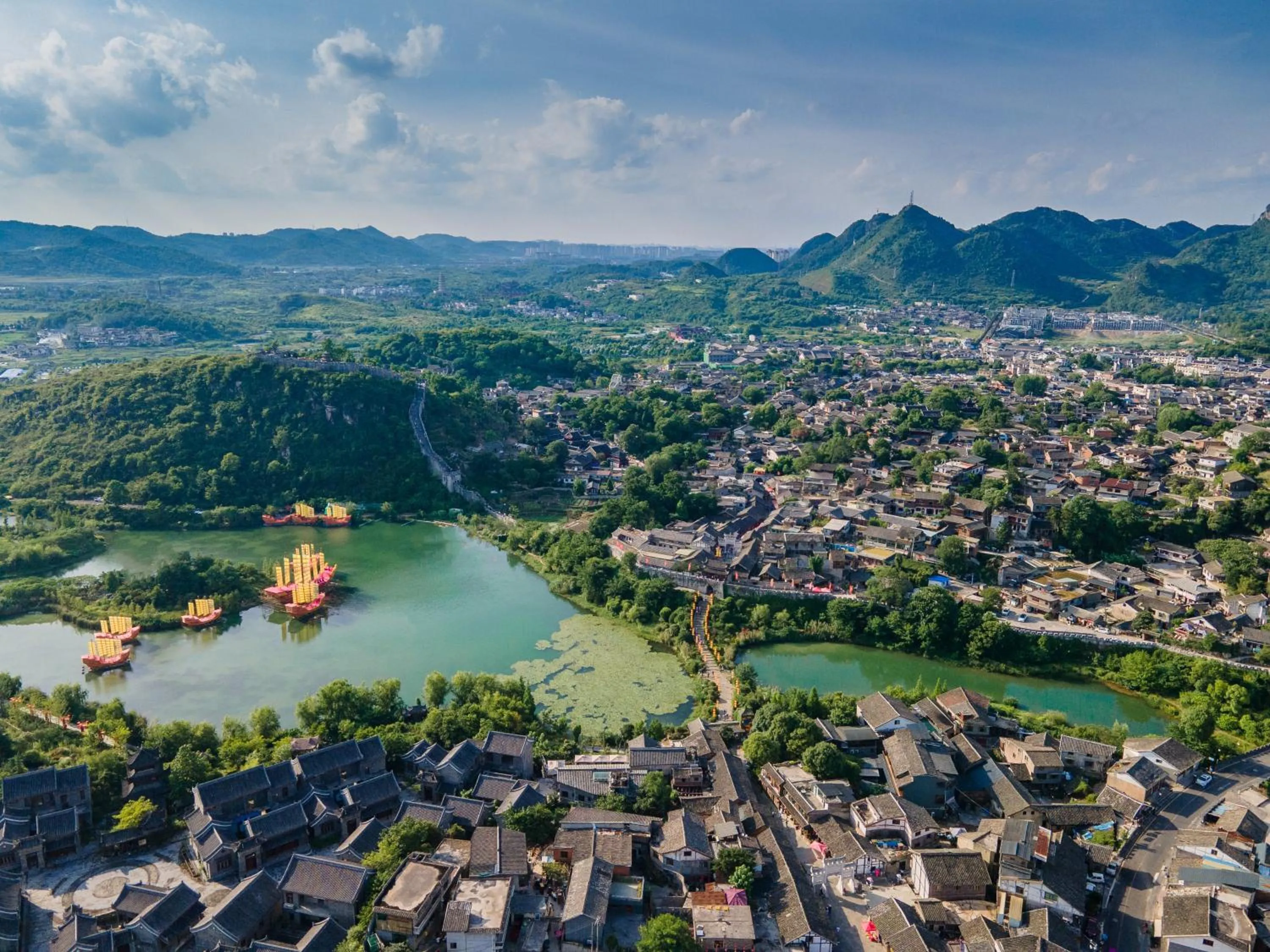 Nearby landmark in Holiday Inn Resort Guiyang Qingyan by IHG