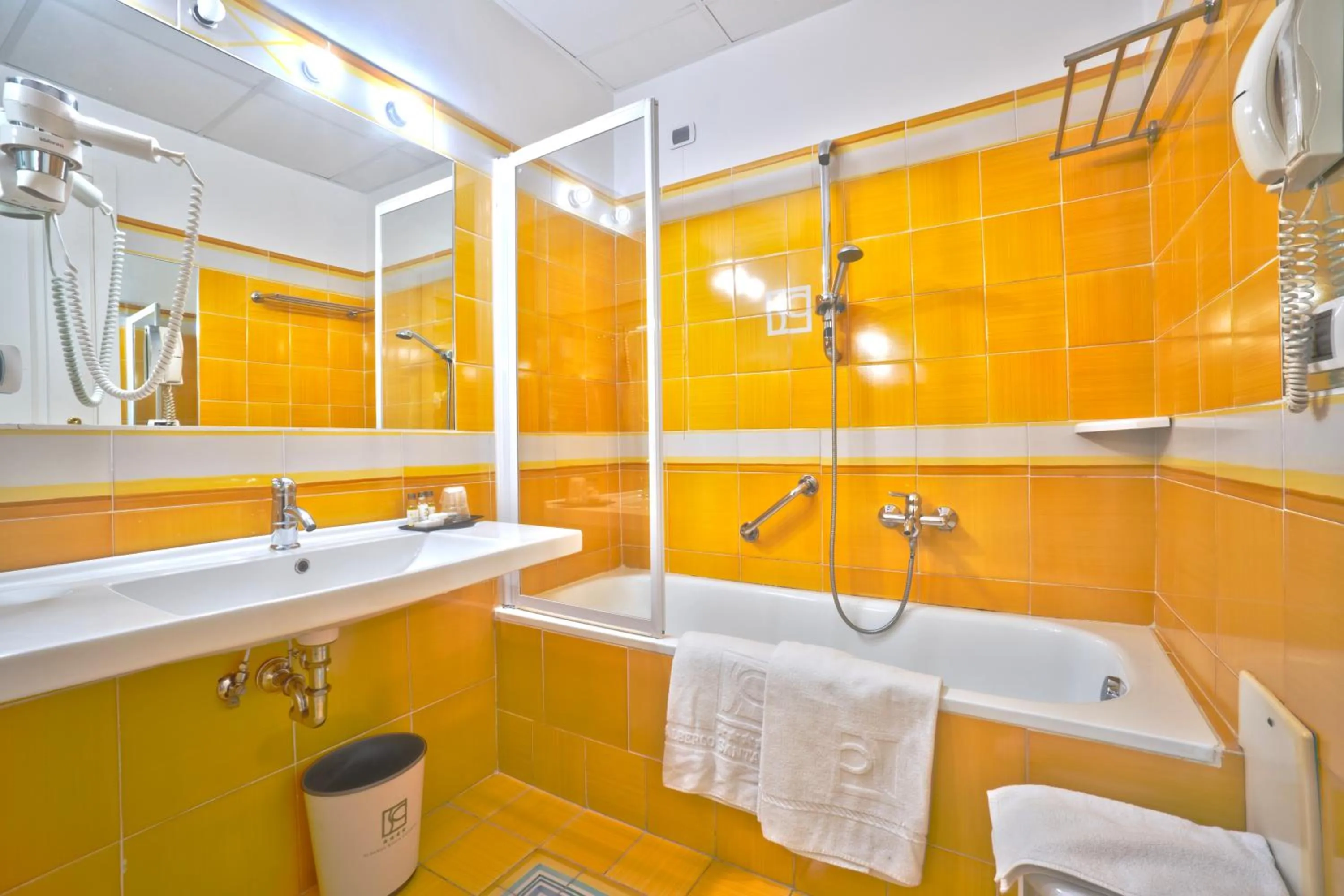 Shower in Hotel Santa Caterina