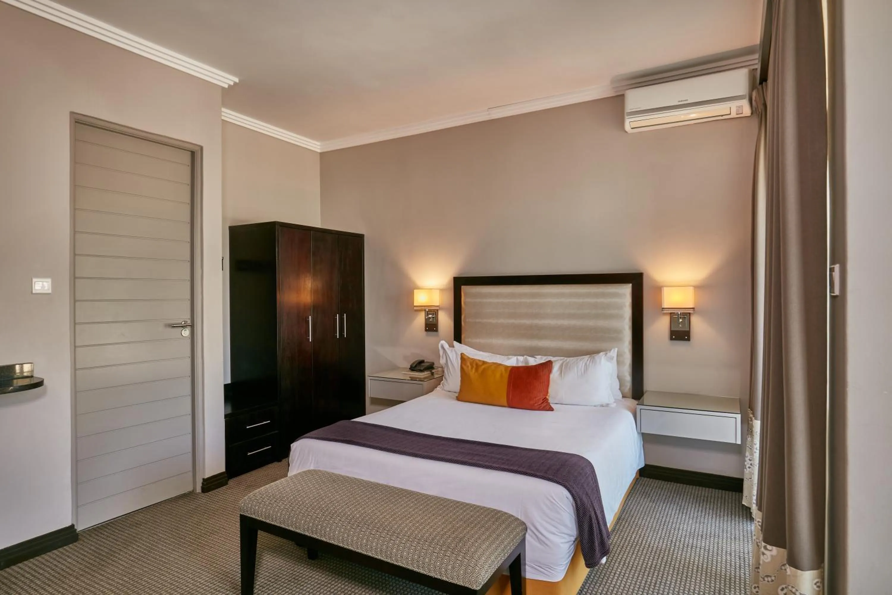 Bed in Regent Select Hotel