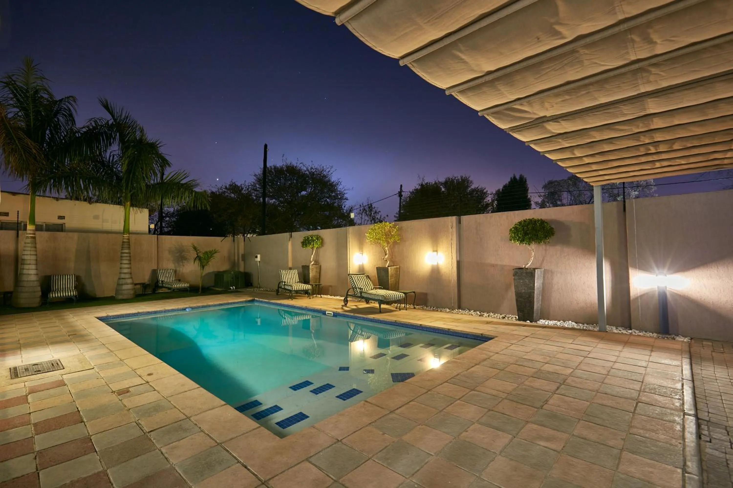 Swimming pool in Regent Select Hotel