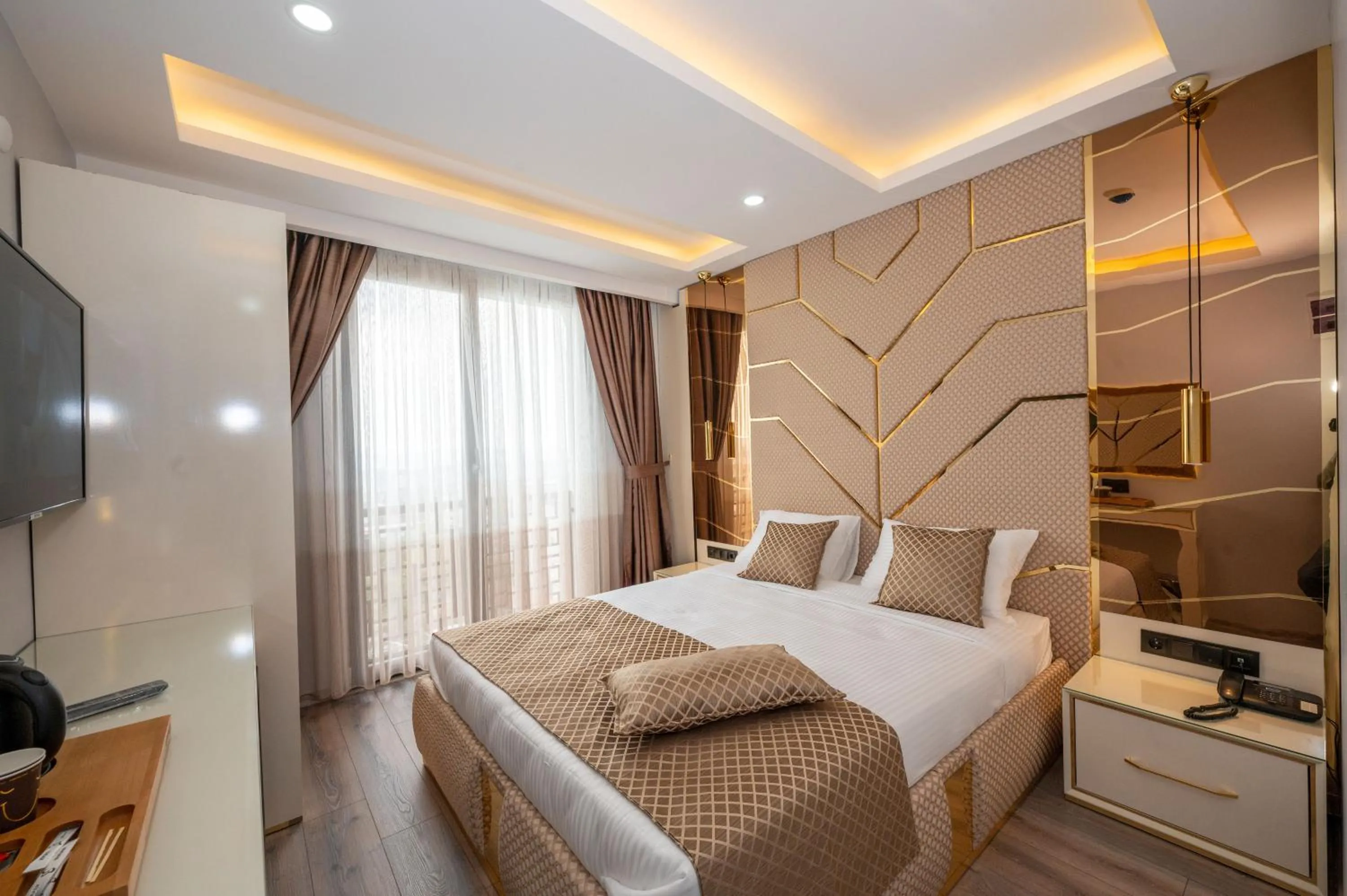 Photo of the whole room, Bed in Luxury Airport Hotel By Zazzoni-İstanbul Airport