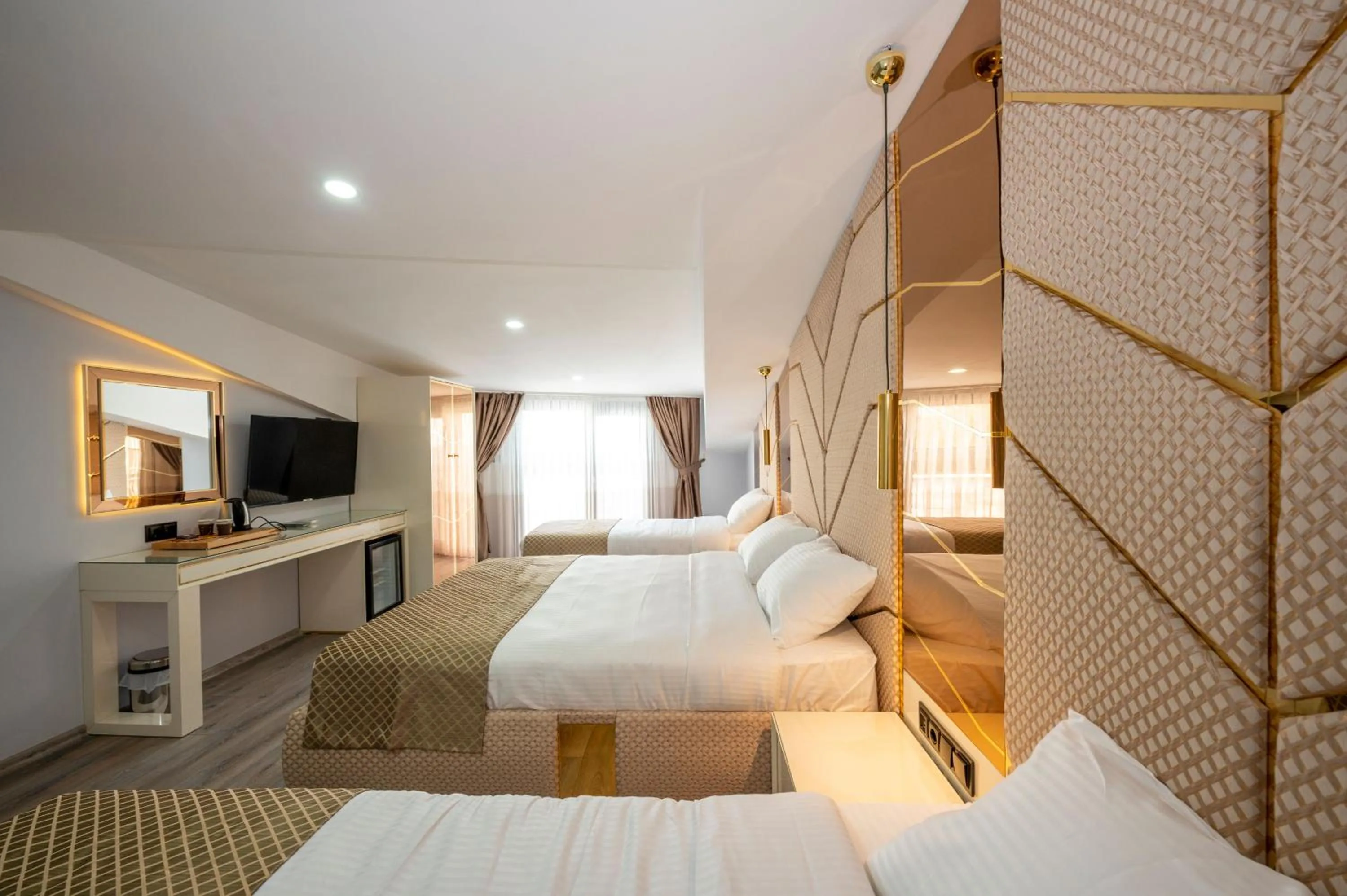 Photo of the whole room, Bed in Luxury Airport Hotel By Zazzoni-İstanbul Airport