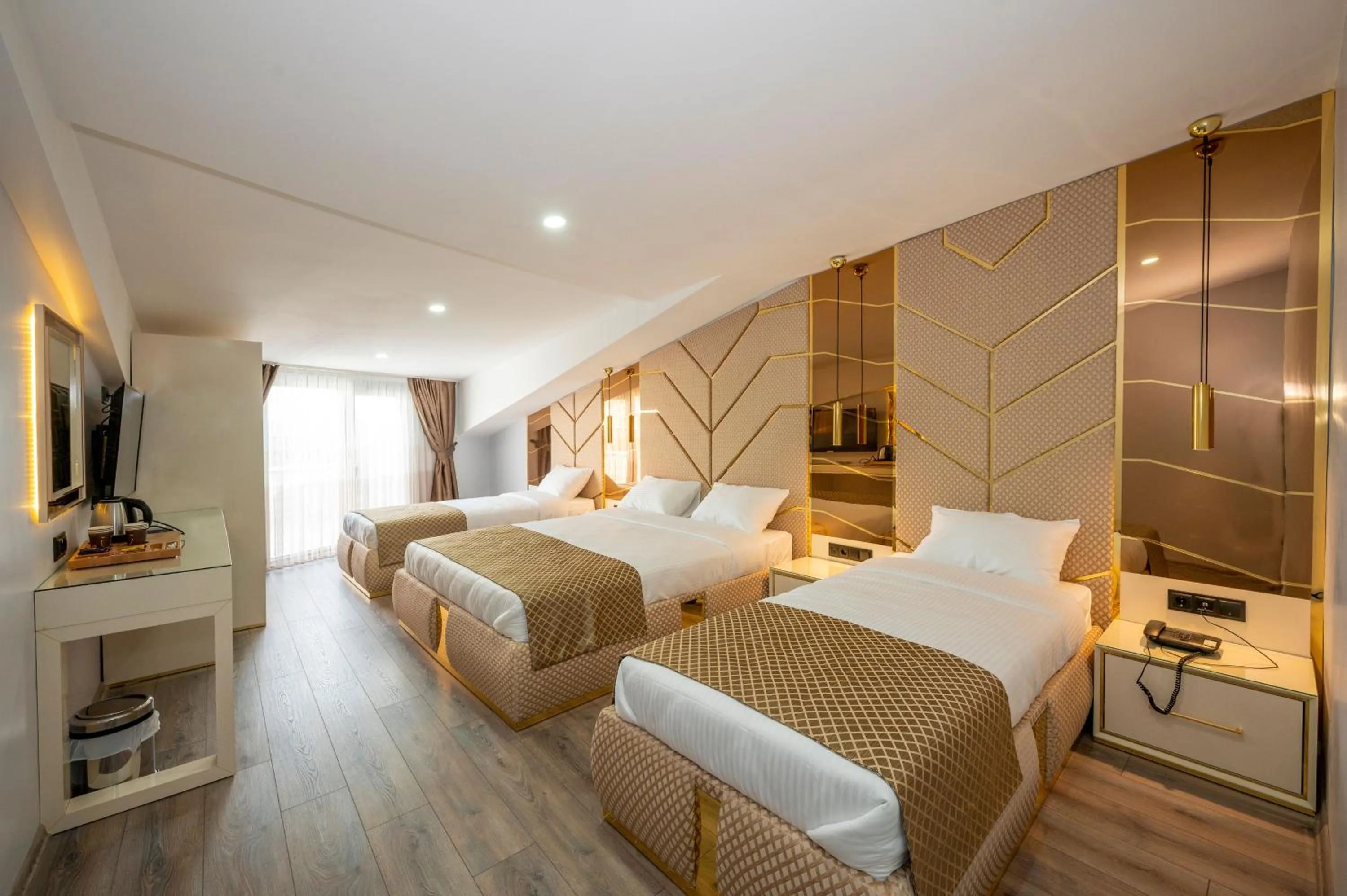 Photo of the whole room, Bed in Luxury Airport Hotel By Zazzoni-İstanbul Airport