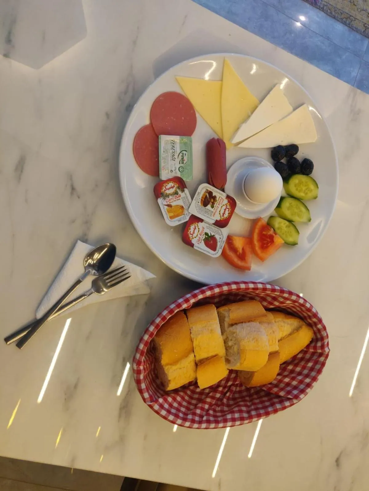 Breakfast in Luxury Airport Hotel By Zazzoni-İstanbul Airport