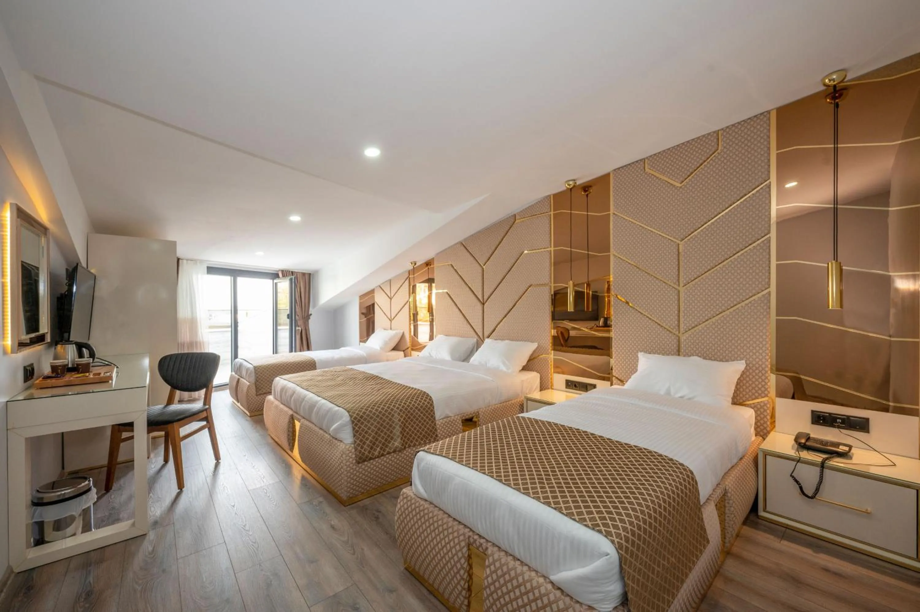 Photo of the whole room, Bed in Luxury Airport Hotel By Zazzoni-İstanbul Airport