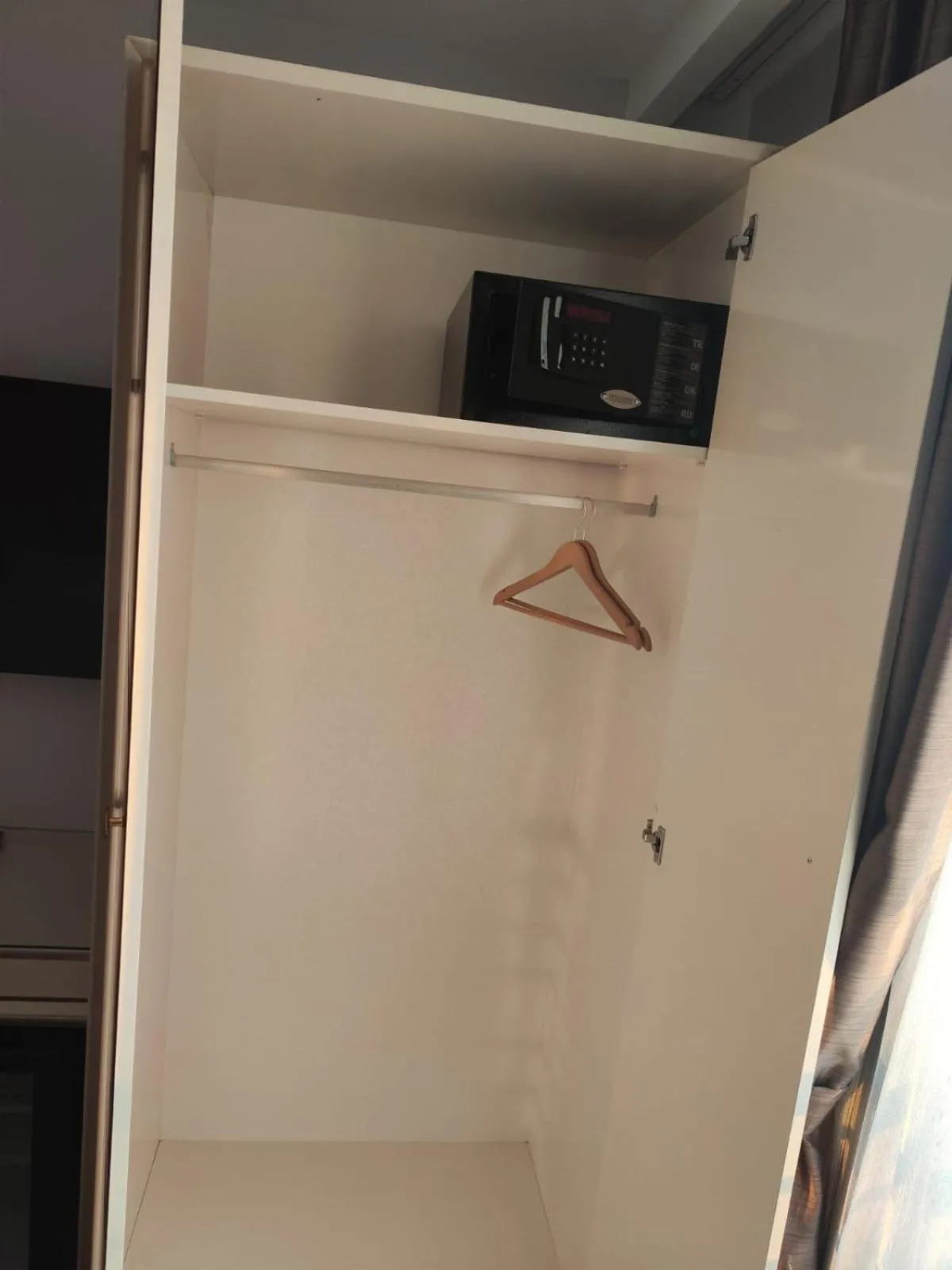 safe in Luxury Airport Hotel By Zazzoni-İstanbul Airport