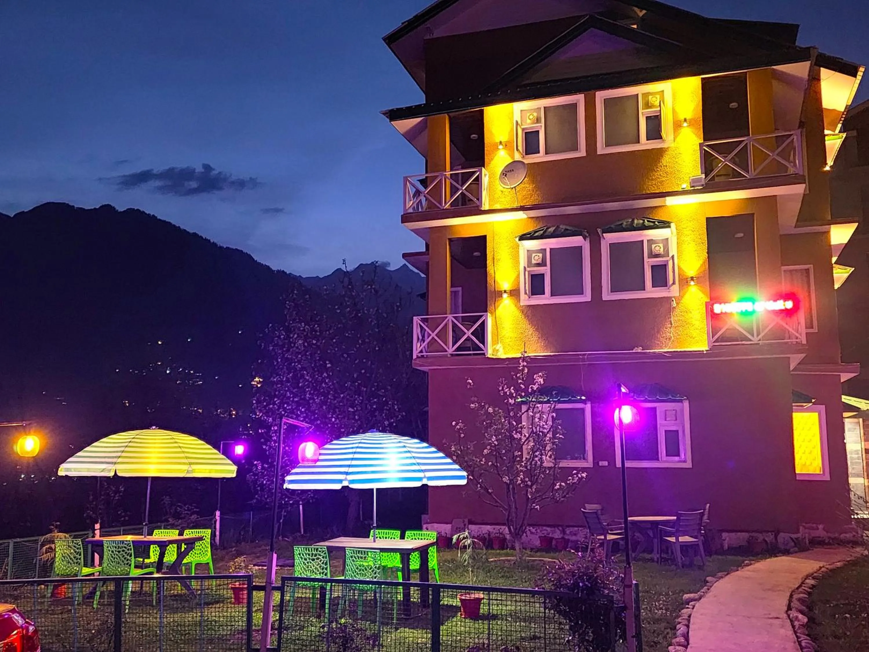 Property building in Luxury Planet Resort Manali