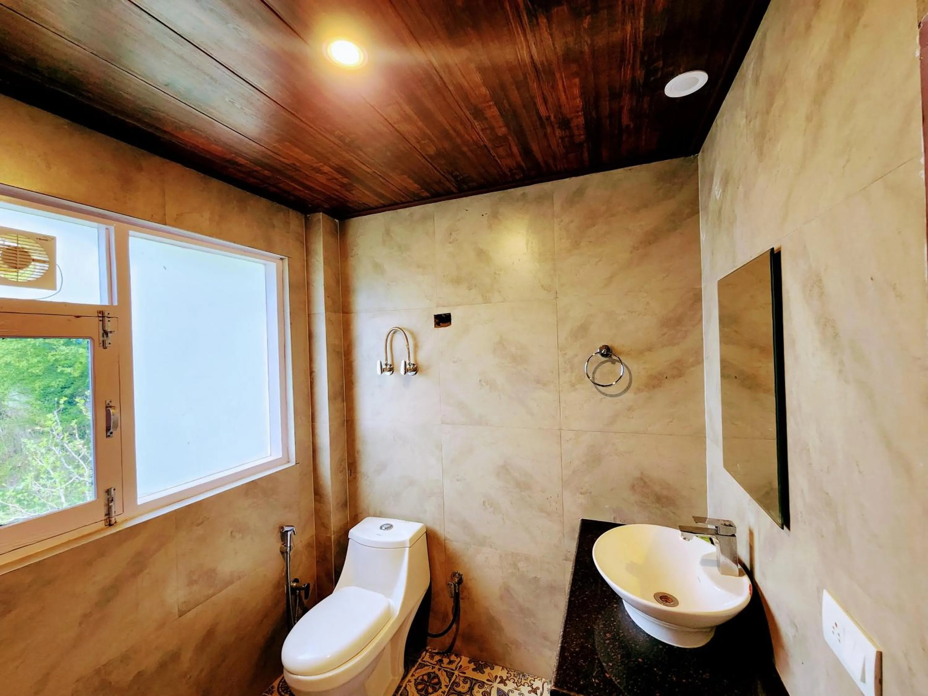 Bathroom in Luxury Planet Resort Manali