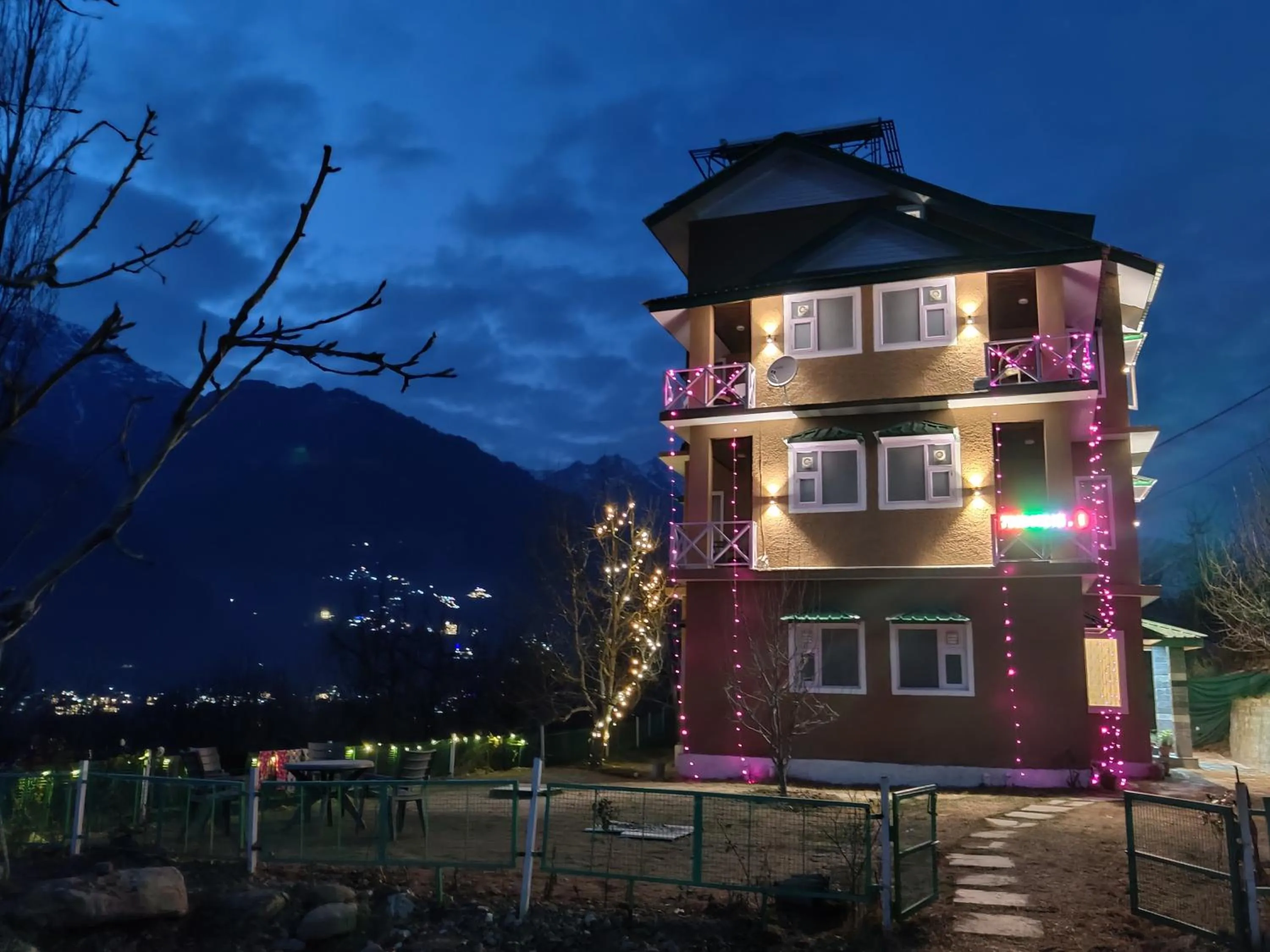 Property building in Luxury Planet Resort Manali