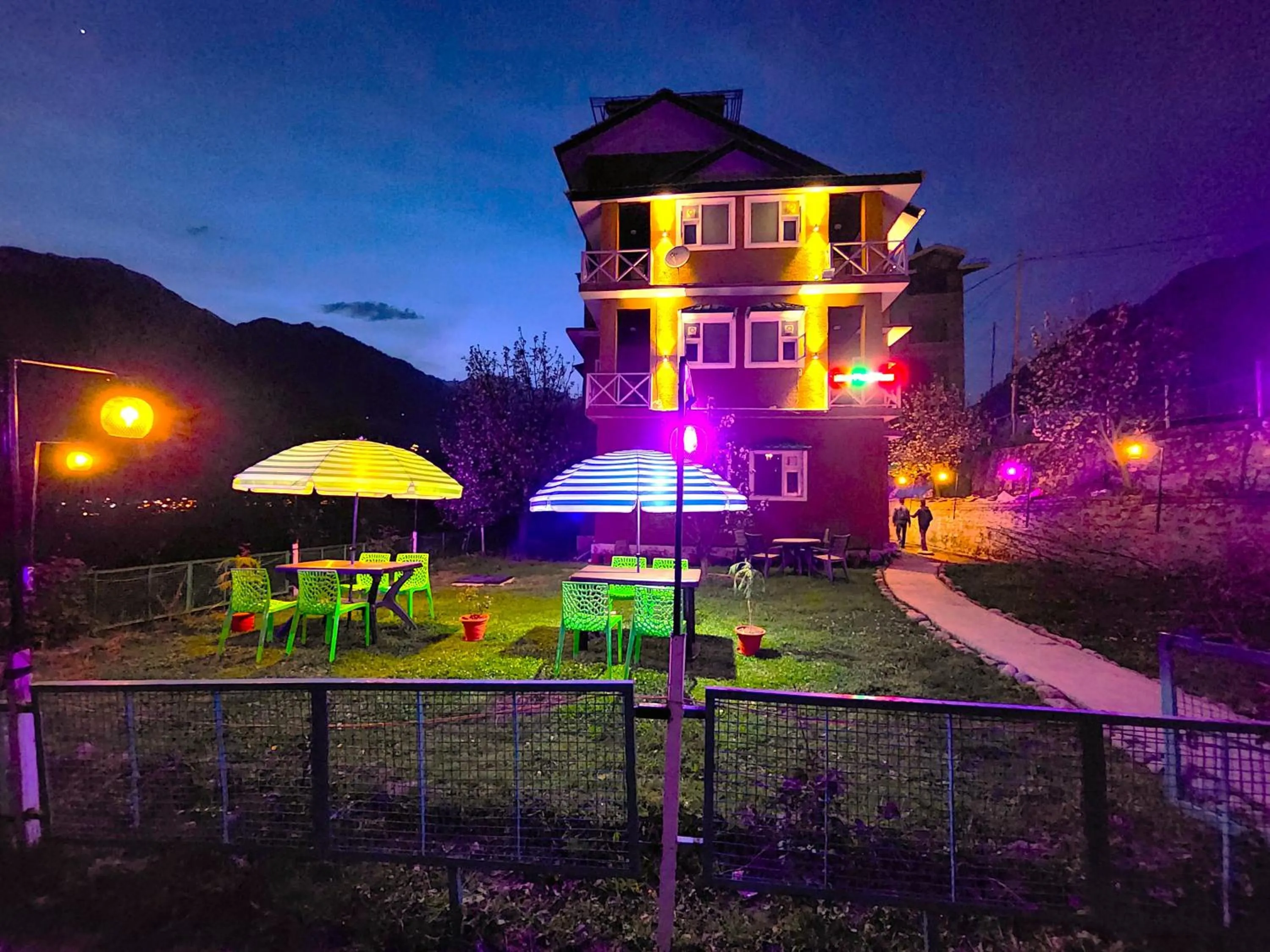 Property building in Luxury Planet Resort Manali