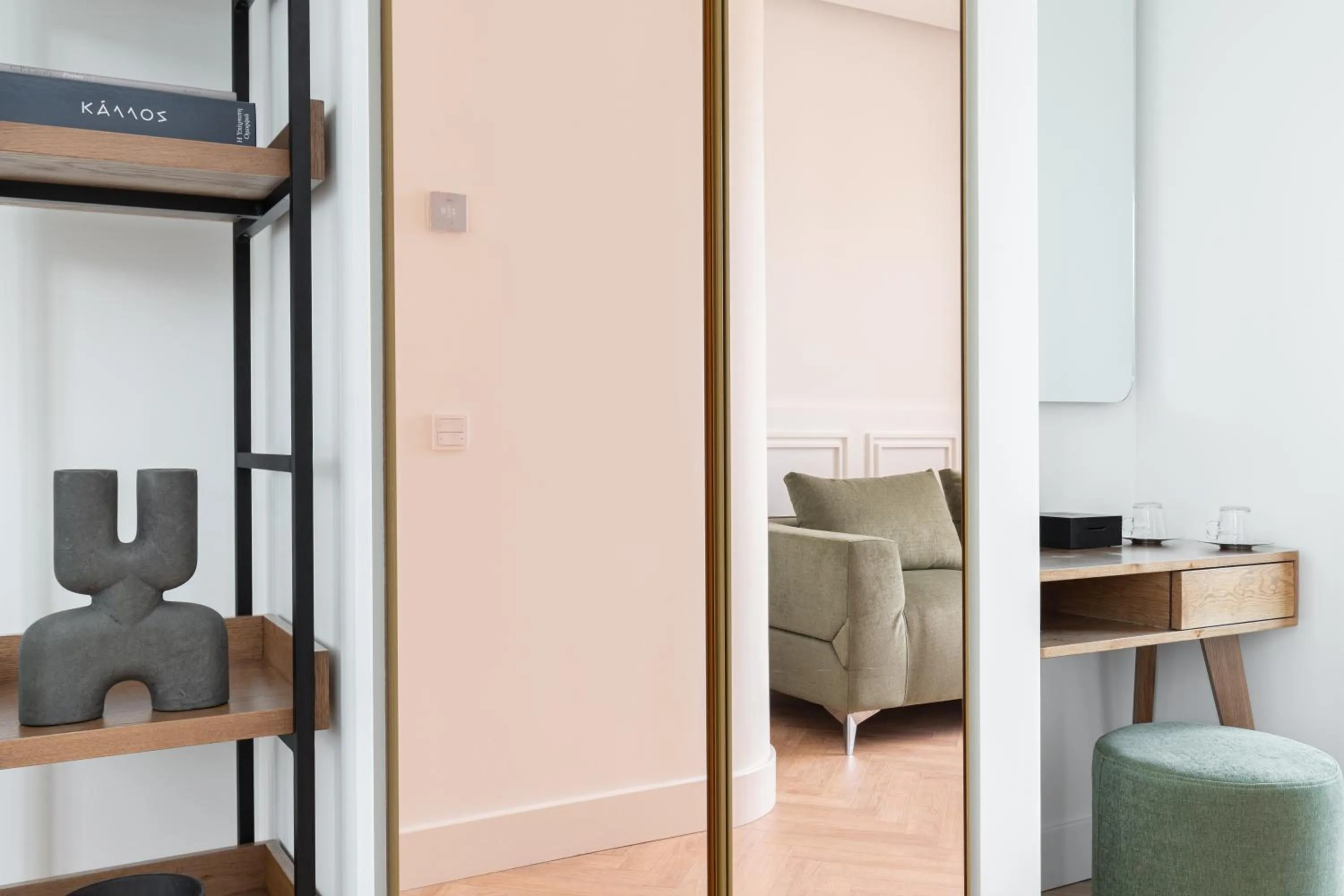 Decorative detail in Altar Suites