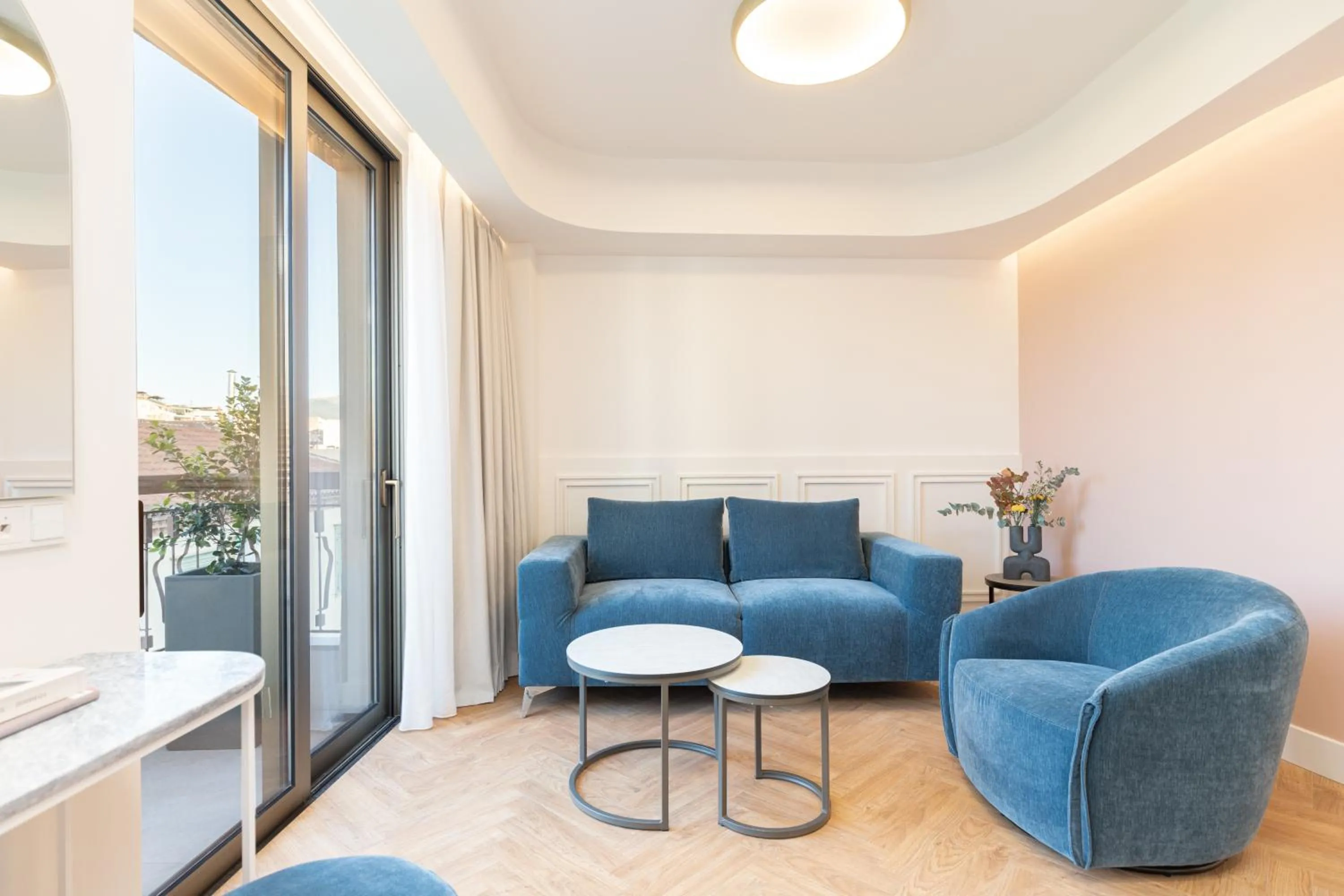 Seating area in Altar Suites