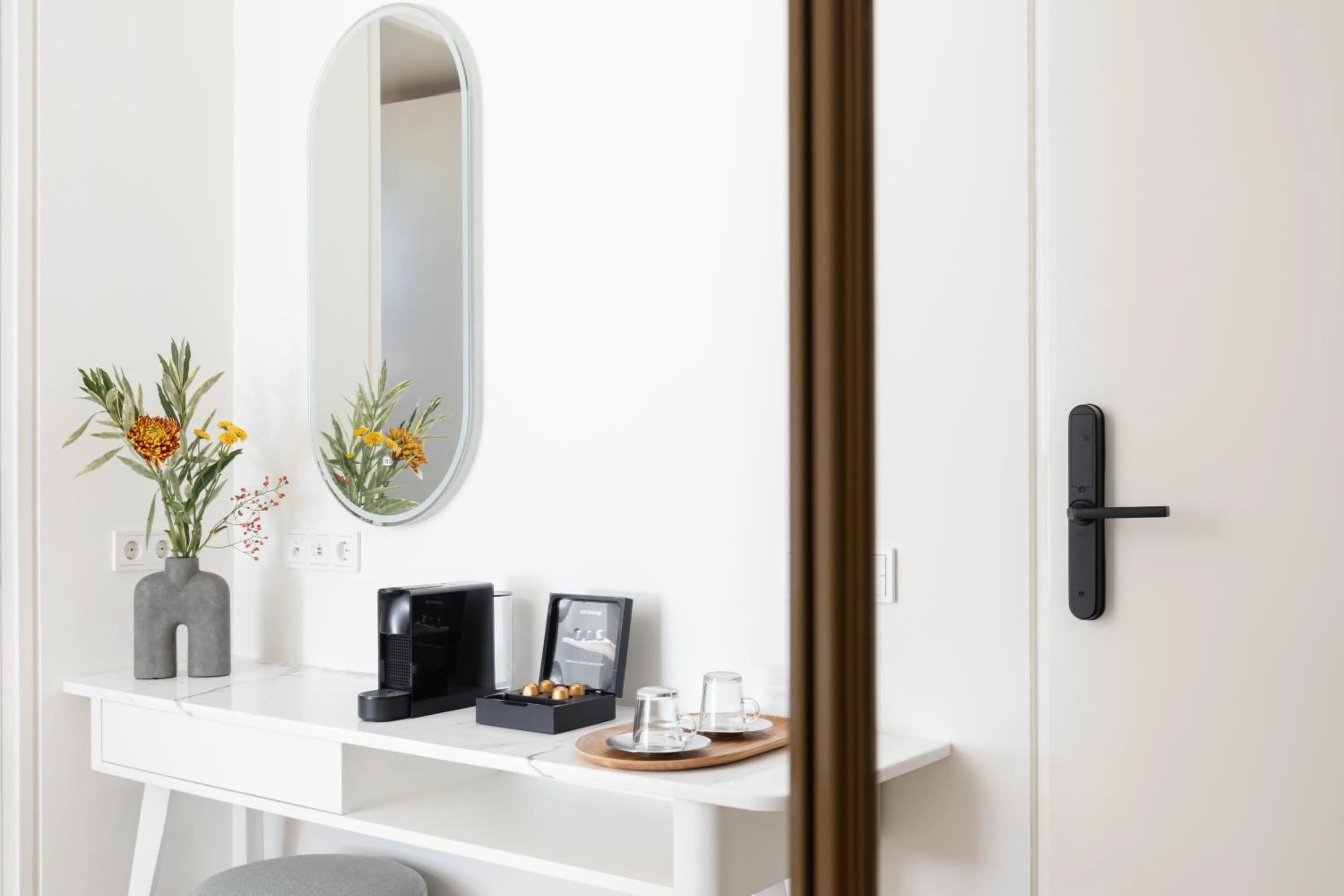 Coffee/tea facilities in Altar Suites