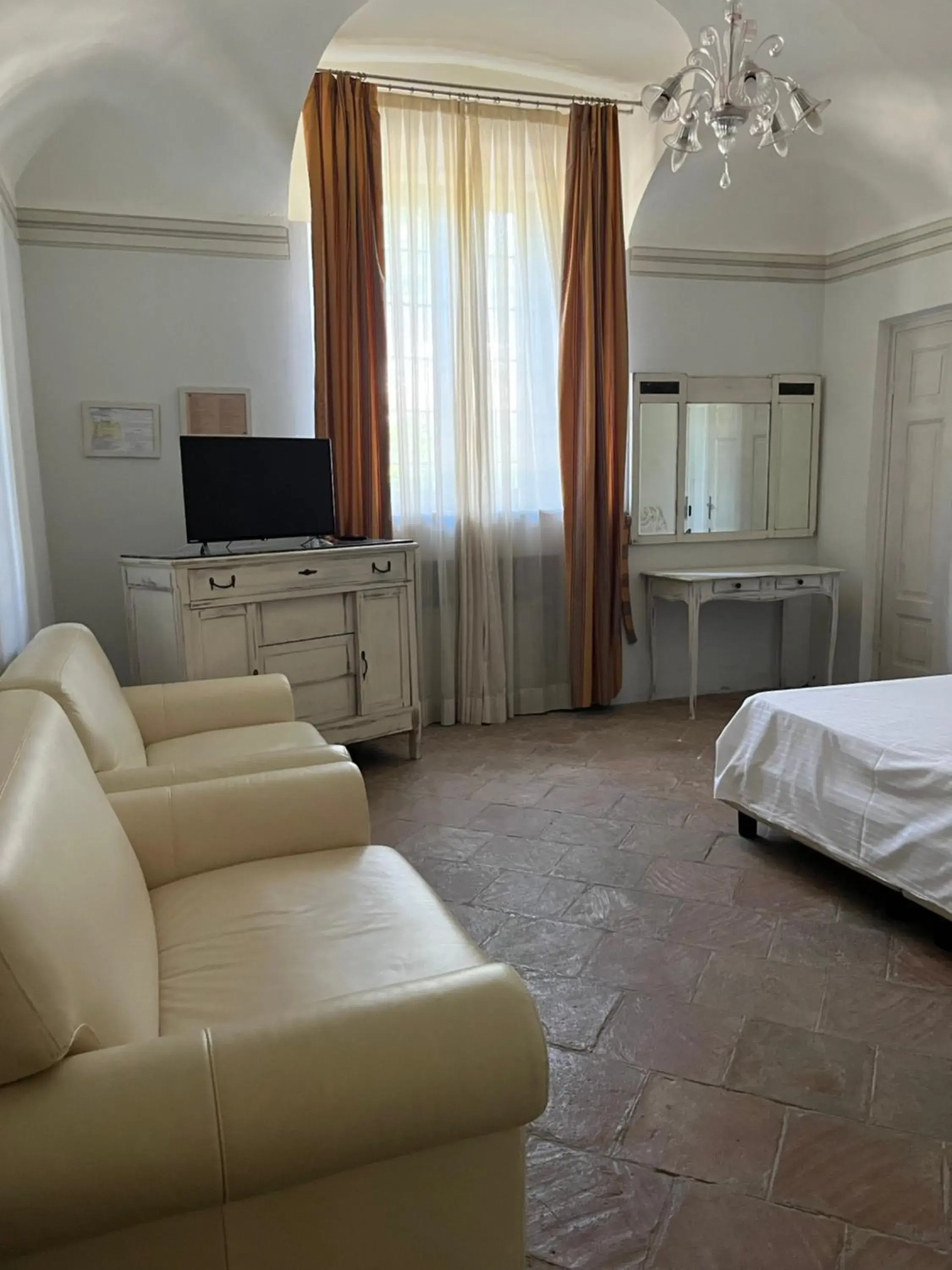 Quadruple Room in Hotel Villa Costanza Quadruple Room in Hotel Villa Costanza